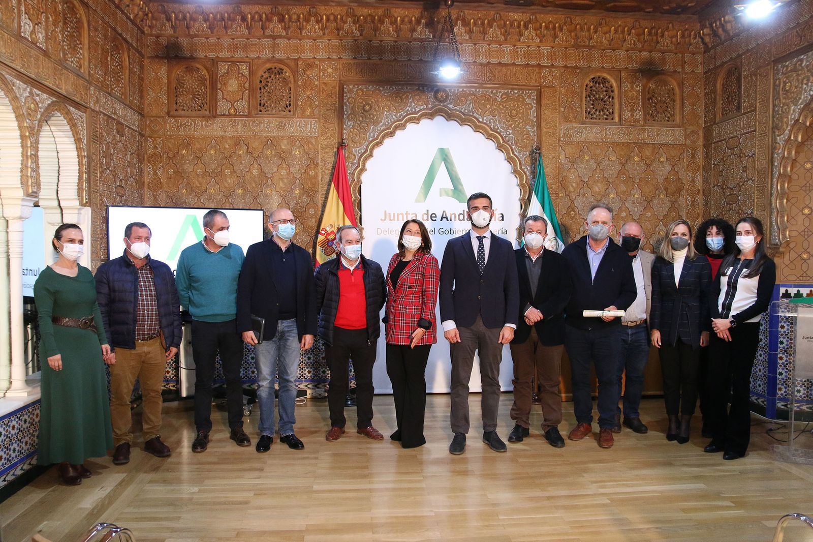 La consejera ha entregado esta tarde las resoluciones de ayudas para tres comunidades de regantes almerienses.