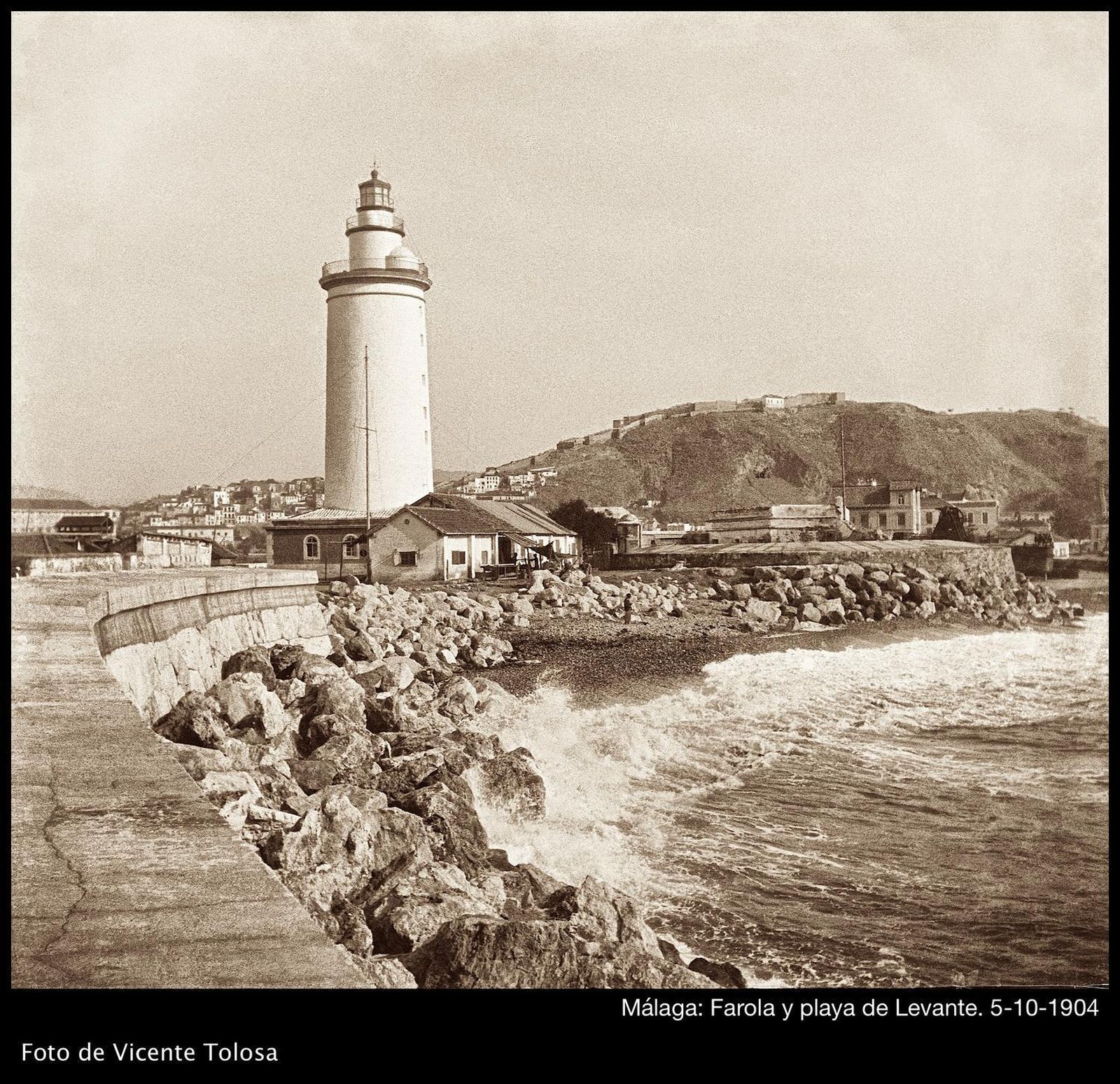 El icono 'femenino'  que preside el puerto