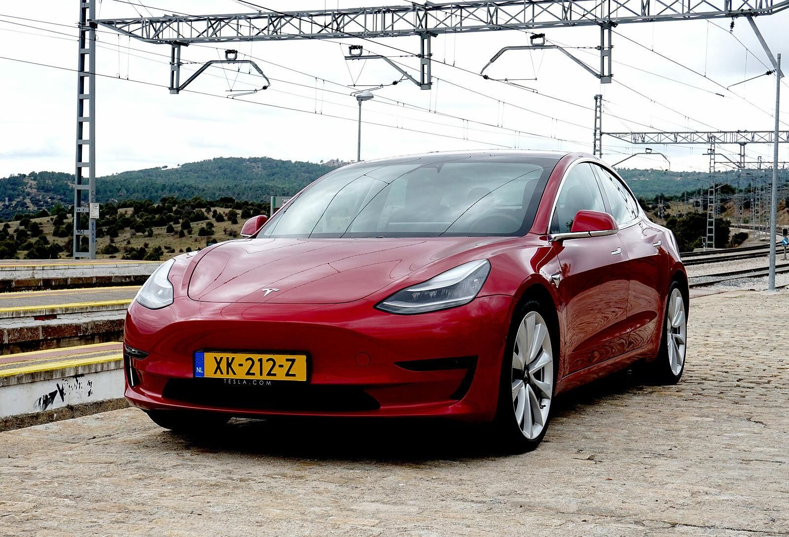 El Tesla Model 3 es uno de los eléctricos más vendidos en España.