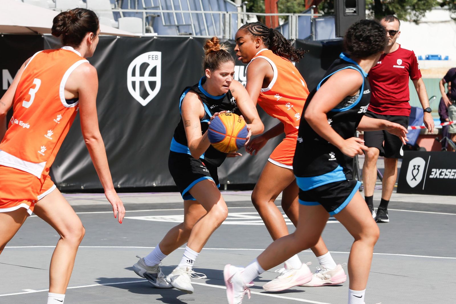 Las fotos del primer torneo del circuito de baloncesto 3x3  Series en La Línea