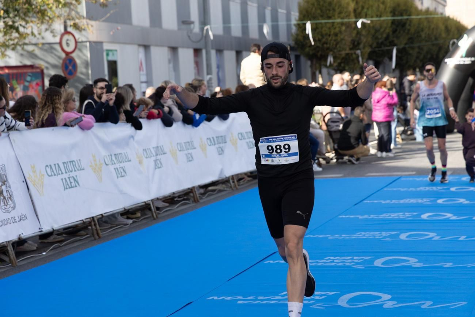 En imágenes: multitudinaria e histórica XXIX Media Maratón 'Ciudad de Jaén' y 10k en memoria de Paco Manzaneda