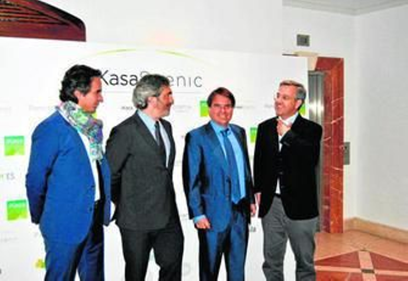 Un momento de la presentación oficial del proyecto, ayer en Estepona. Un momento de la presentación oficial del proyecto, ayer en Estepona.