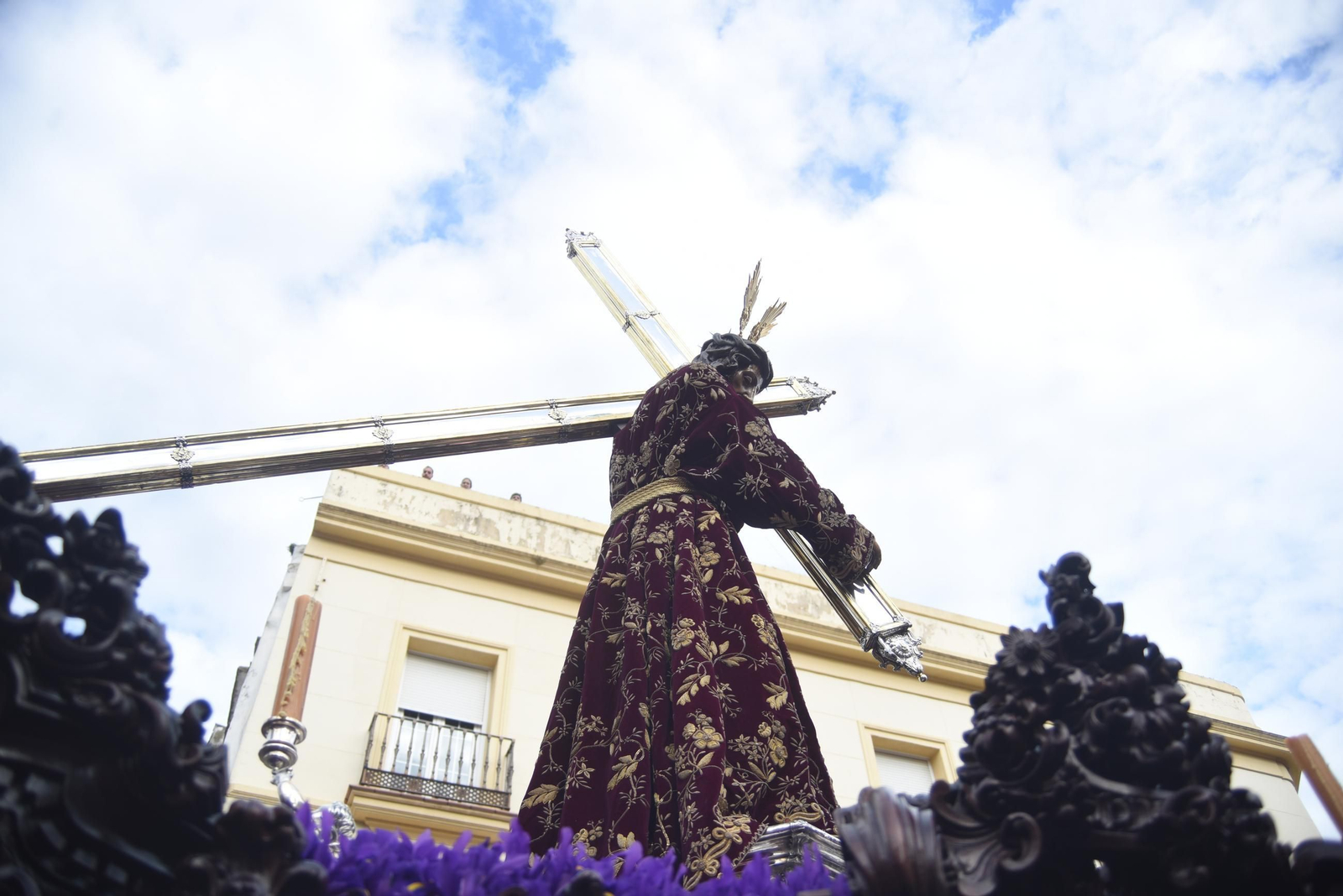 La procesión del Nazareno en este Jueves Santo de Córdoba, en imágenes