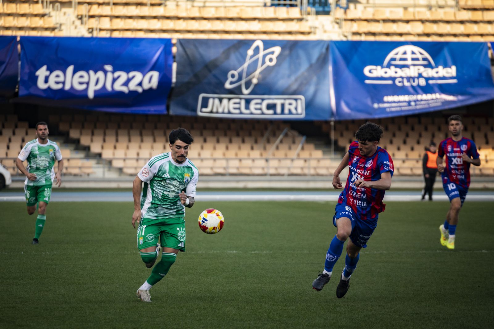 Imágenes del partido entre el Xerez CD y el Yeclano Deportivo en Chapín