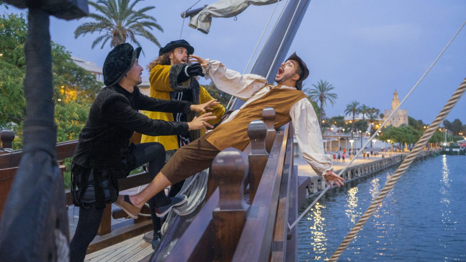 Visita treatalizada a la Nao Victoria.