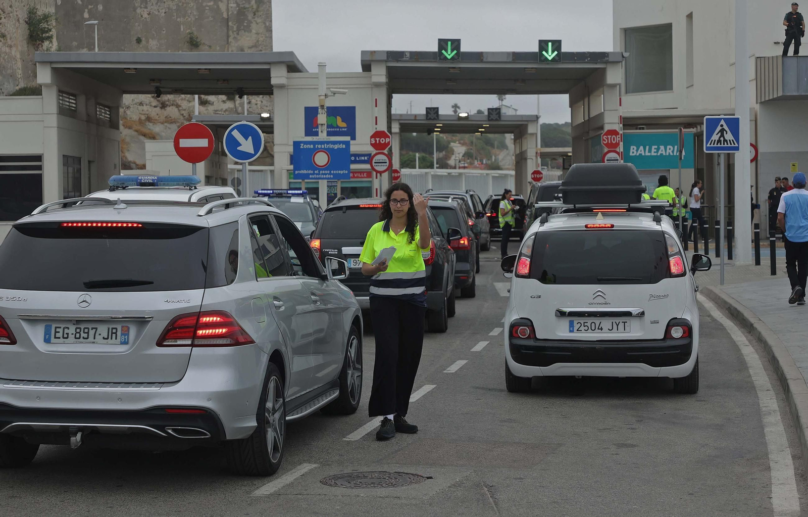 Fotos de la visita de Grande - Marlaska al dispositivo de la OPE en el Puerto de Tarifa
