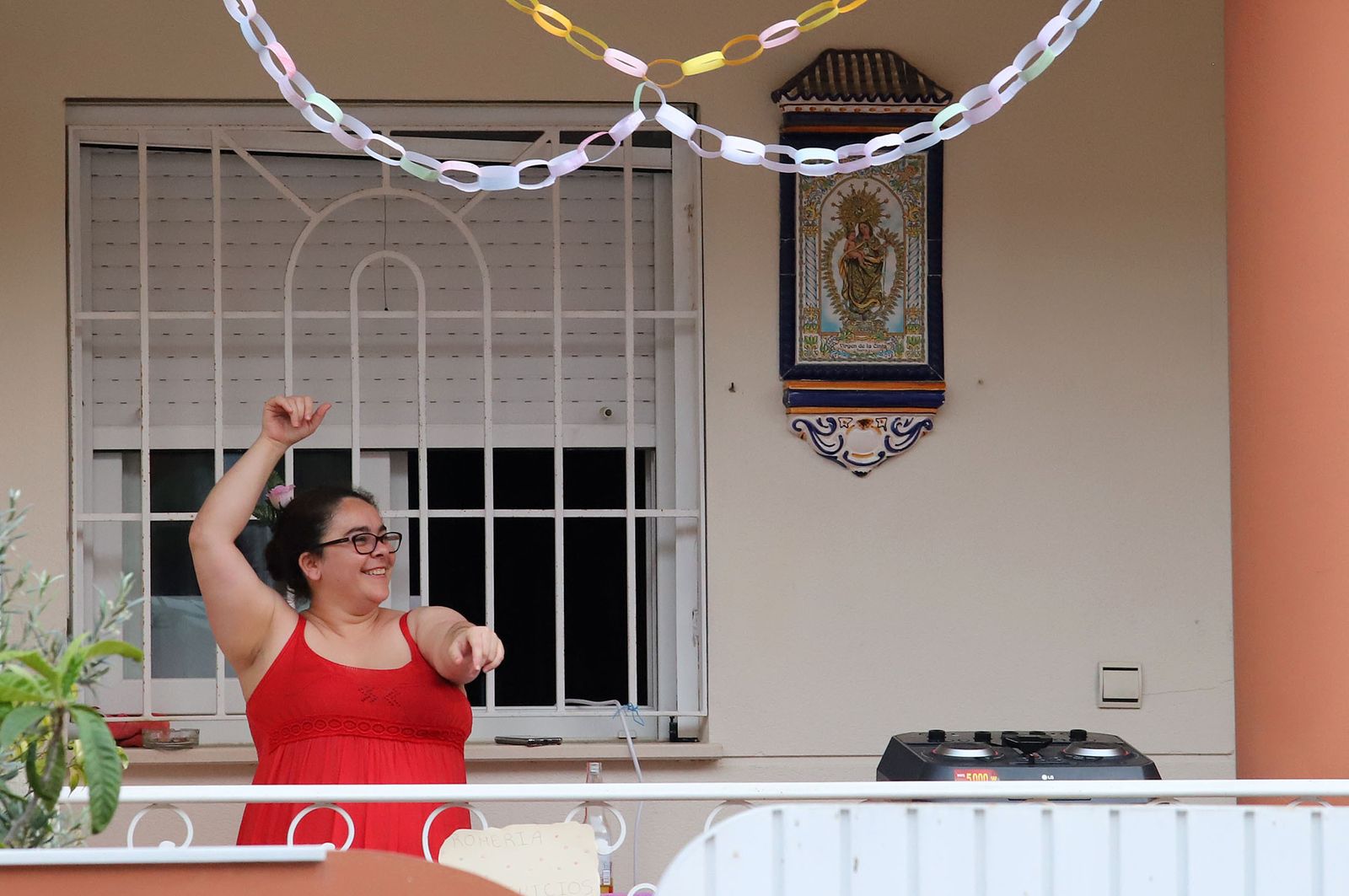 Imágenes de los aplausos de la calle Fenicios