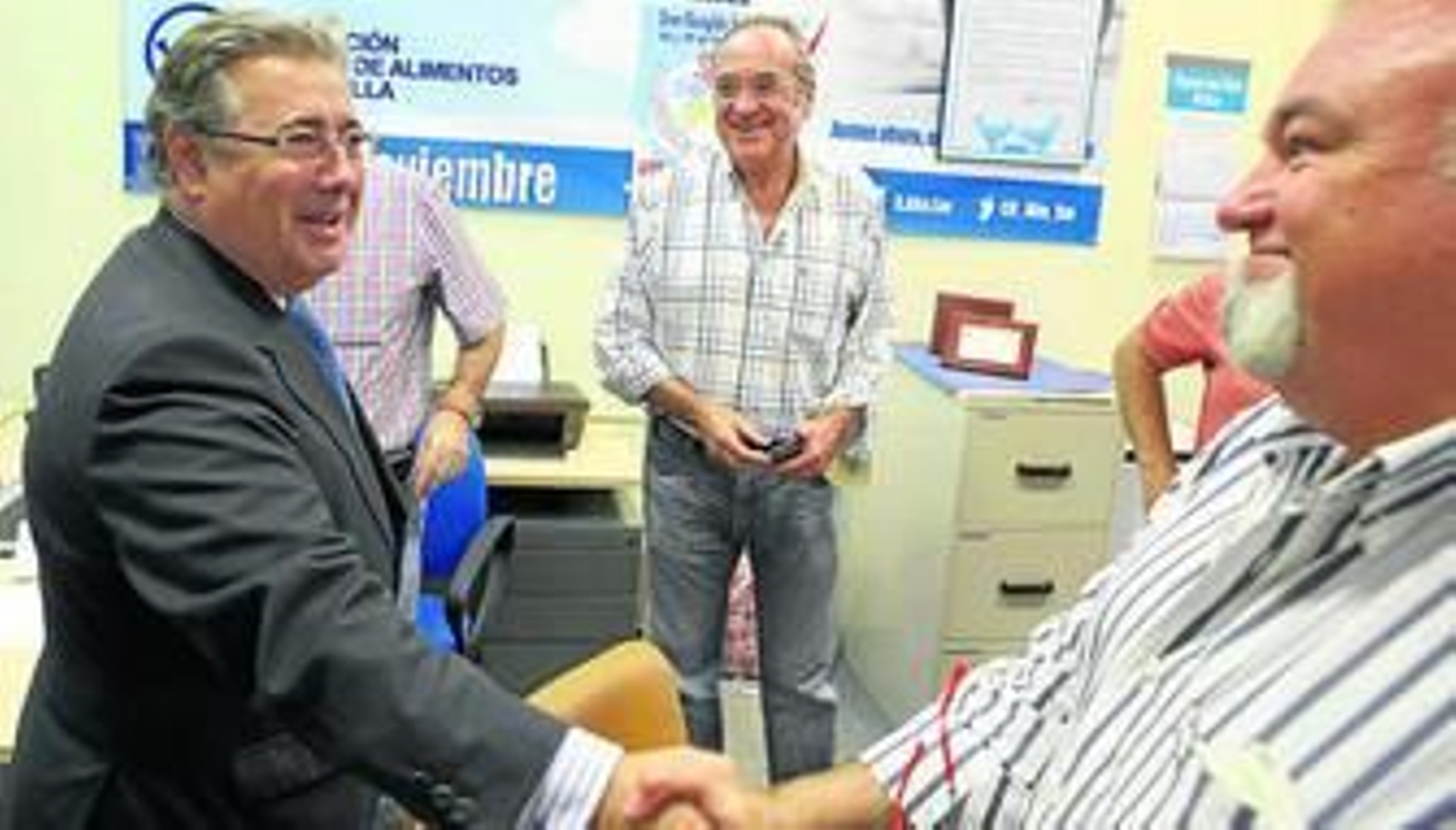 Juan Ignacio Zoido visitando las nuevas instalaciones de la Fundación Banco de Alimentos en el Polígono Store.