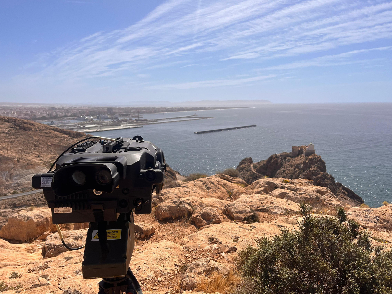 Así se despliegan los obuses en la costa de Almería para defender la soberanía nacional