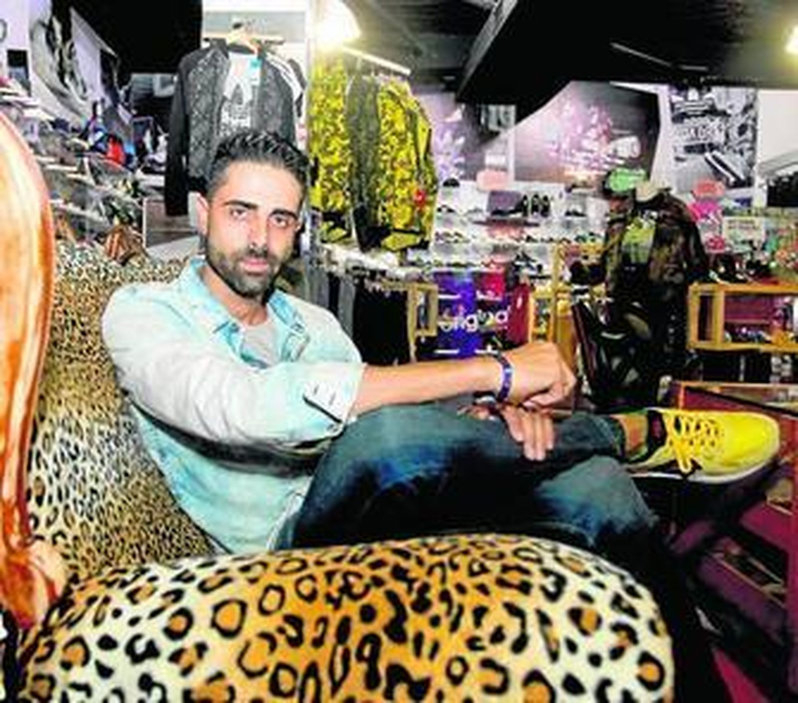 Jaime Gil, en su tienda de la calle Palacio.