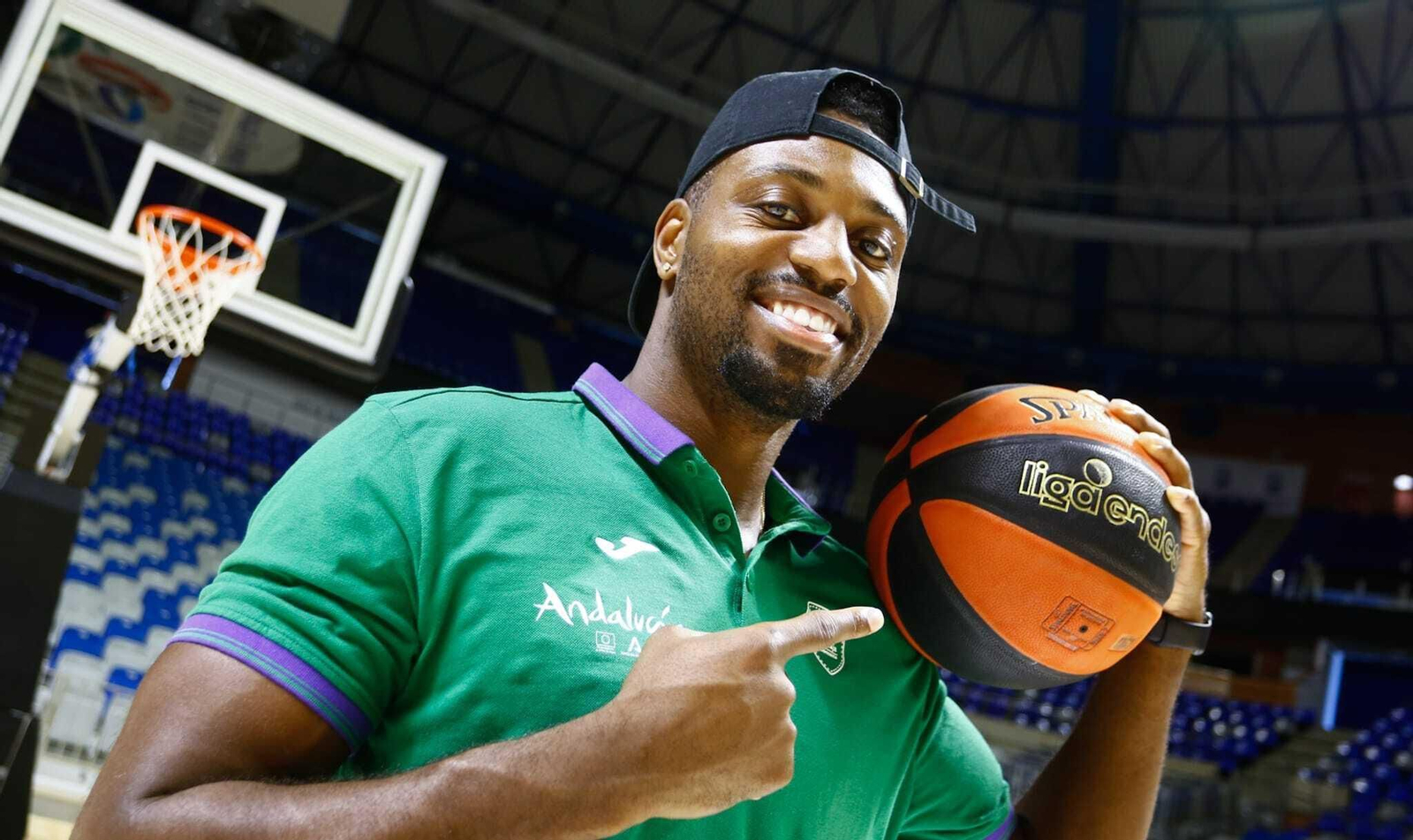 La presentación de Melvin Ejim, en imagénes