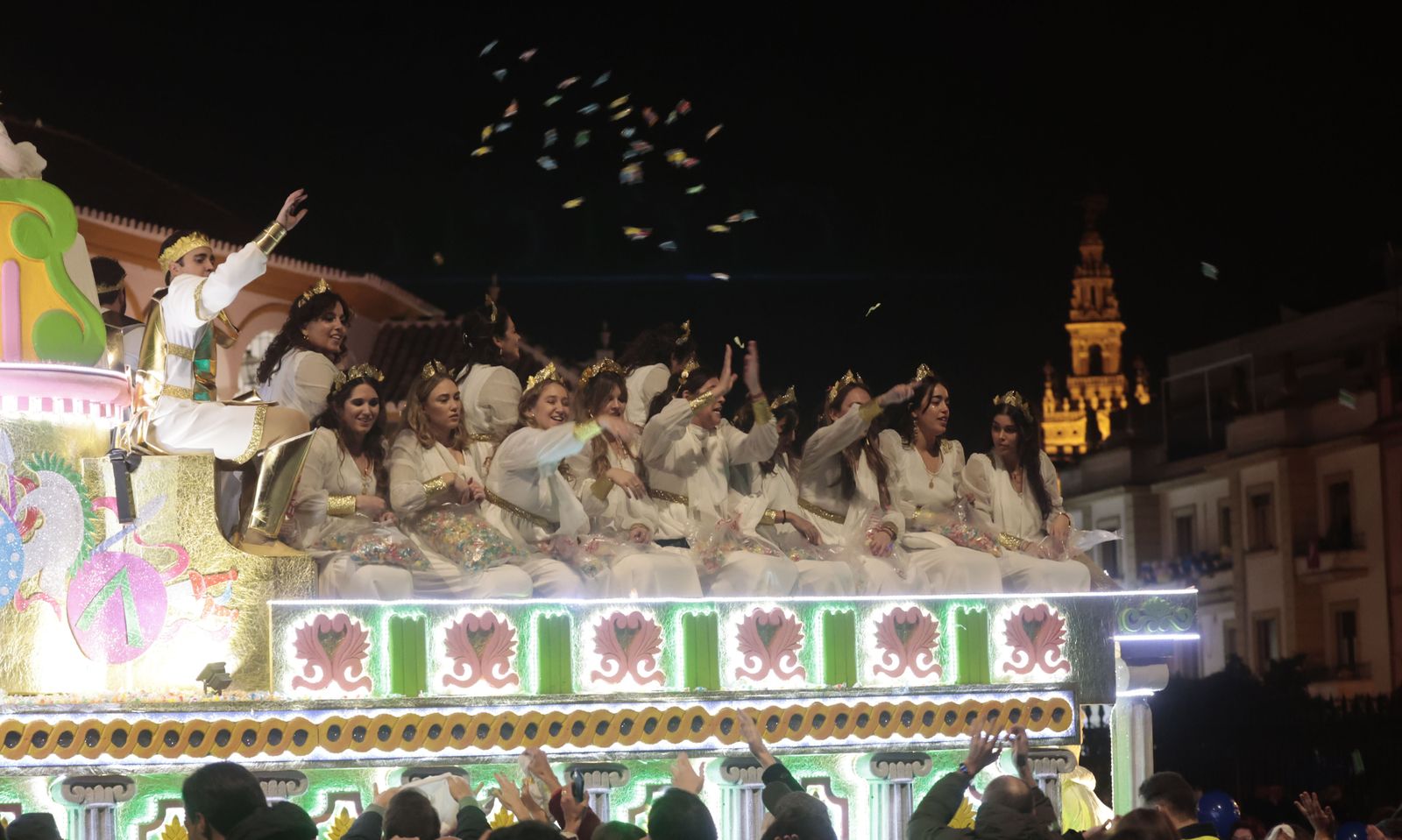 Imágenes de la cabalgata por el Paseo de Colón