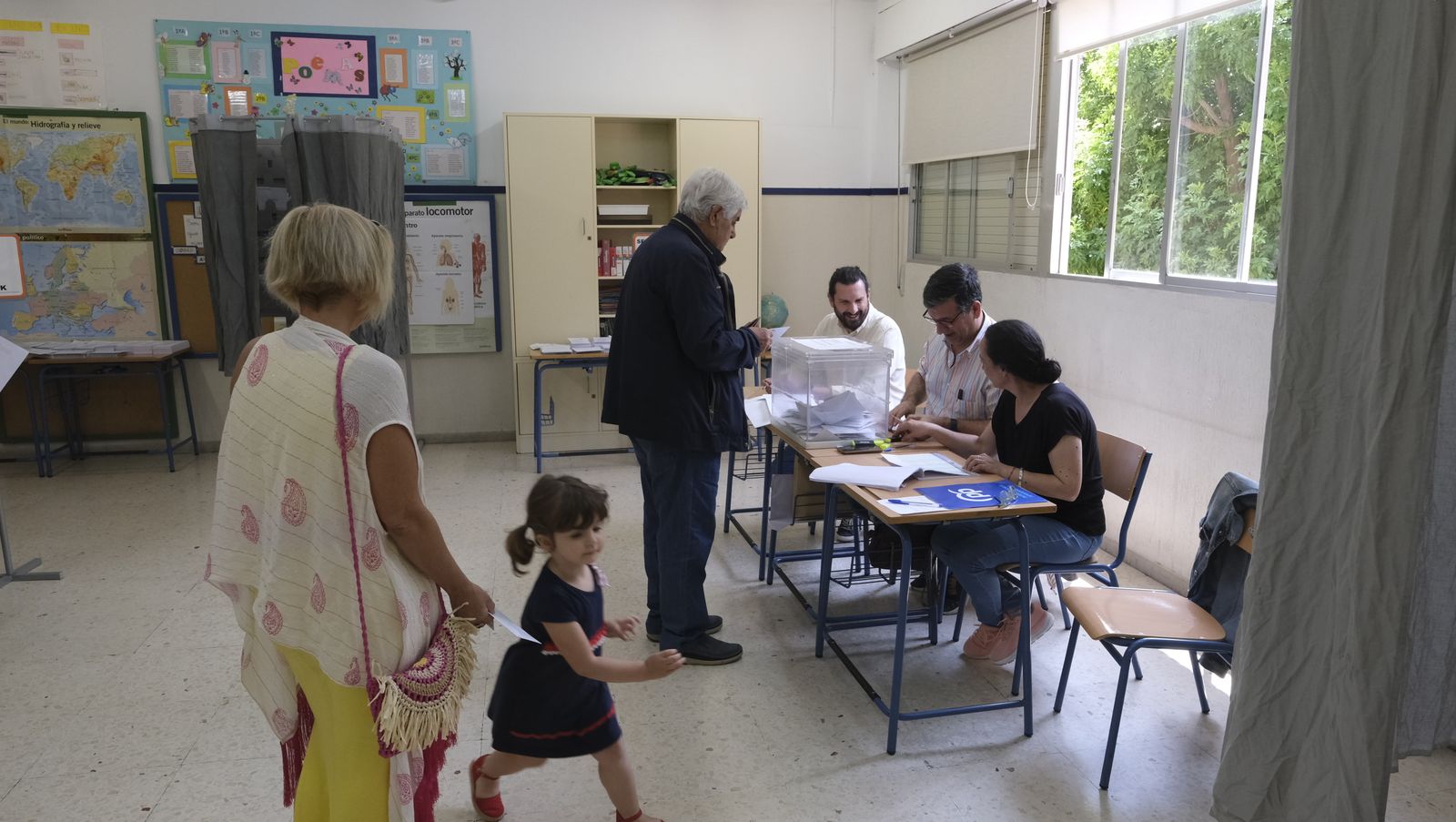 Imágenes de las votaciones en las Elecciones Municipales 2023, en Almería capital