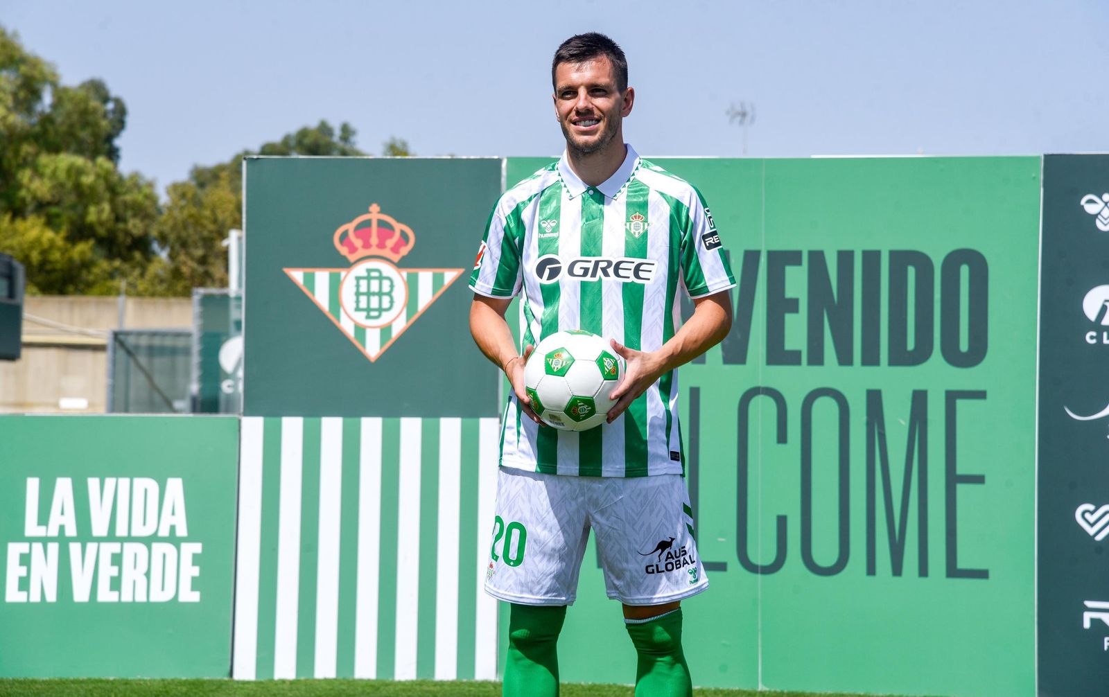 Las imágenes de la presentación de Vitor Roque y Lo Celso