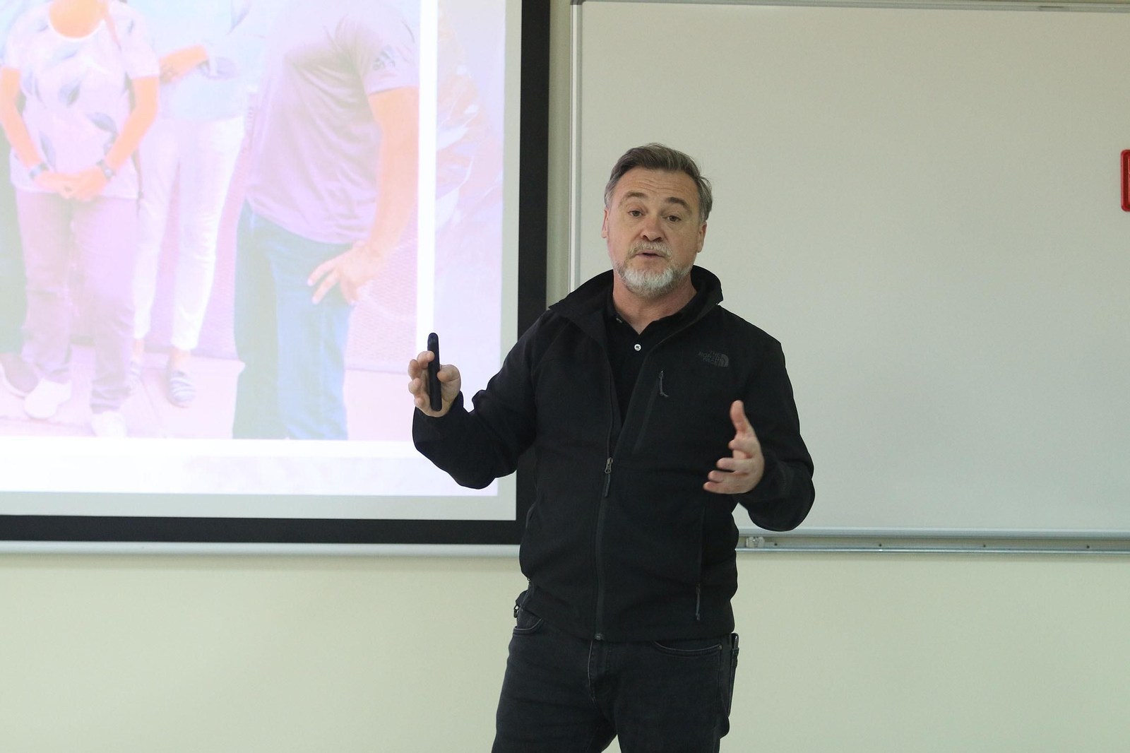 Fotogalería de la visita guiada a las instalaciones de Koppert en Águilas