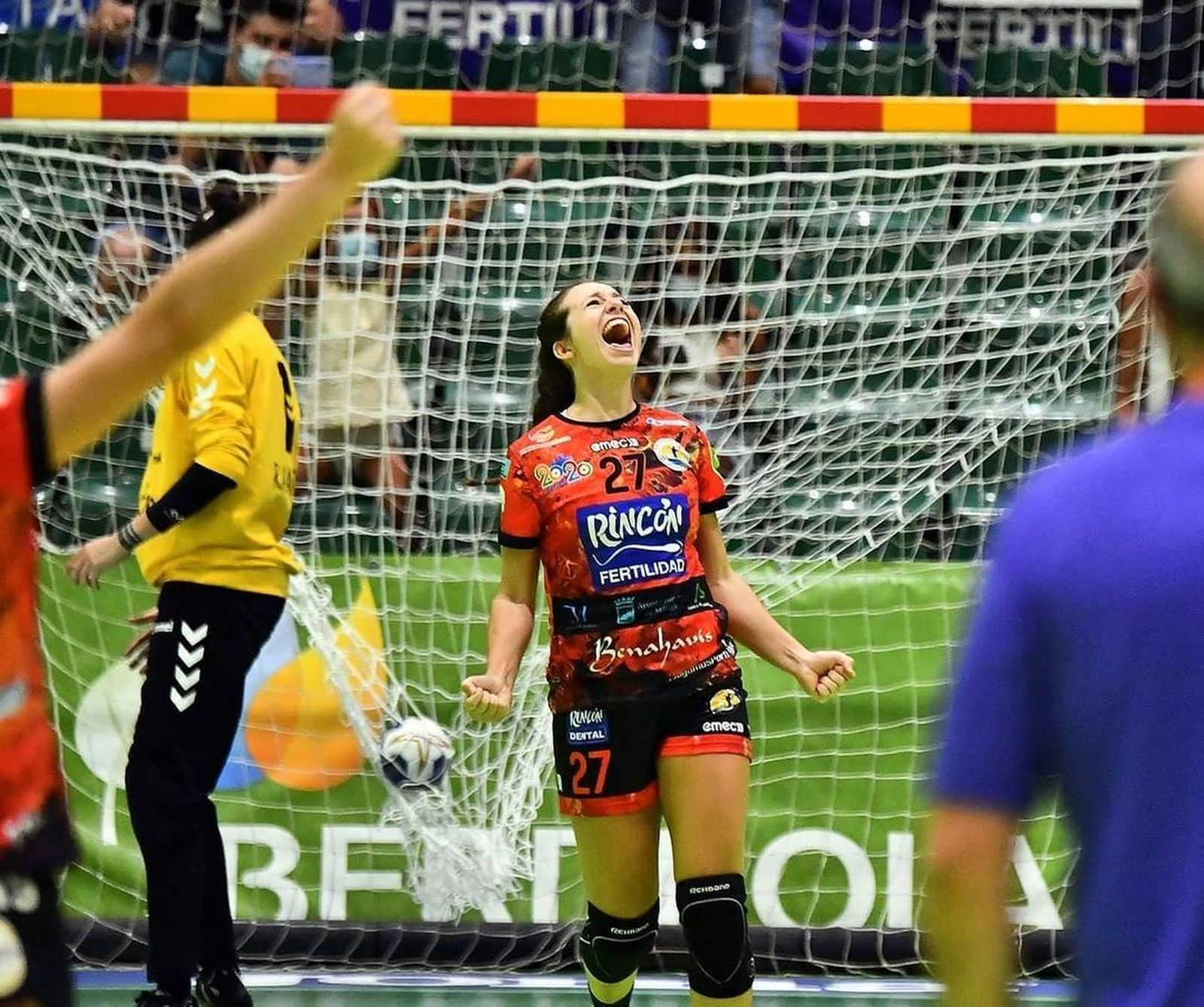 Isa Medeiros celebra un gol en la Copa de la Reina.