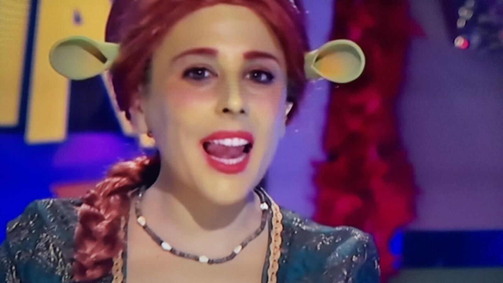 Valeria Ros como Fiona