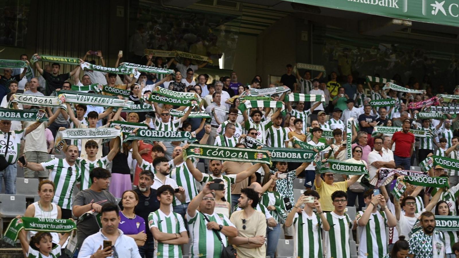 Las mejores fotos del ambiente en El Arcángel para el Córdoba CF - Albacete