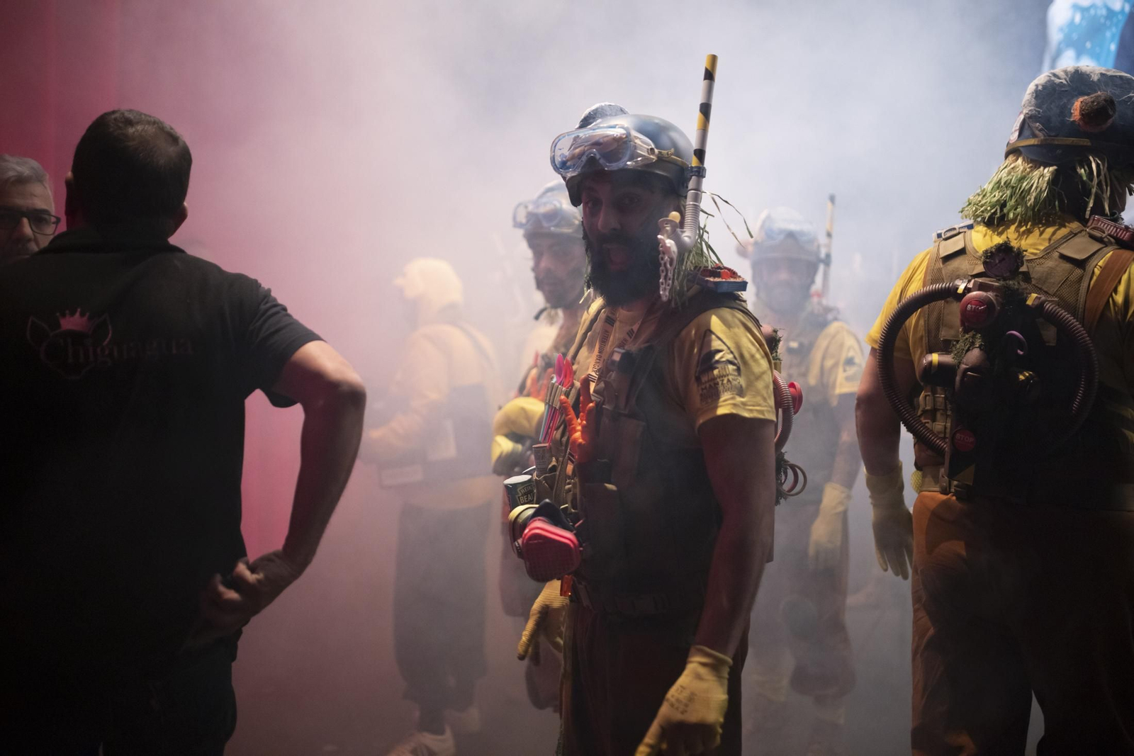 Imágenes de la actuación de la murga de Huelva "No te vayas a espantar. El juicio final" en el Carnaval Colombino