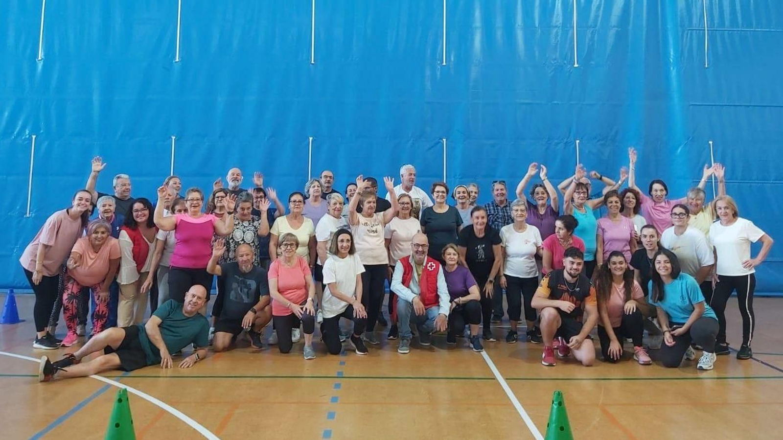 Un grupo en actividades deportivas en la universidad.