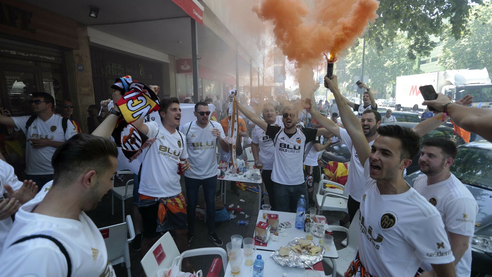Espectaculares imágenes de la afición del Valencia