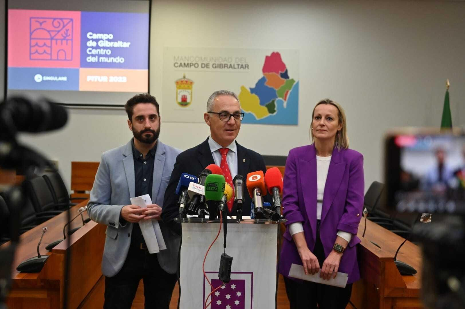 Juan Lozano, Daniel Perea y Ana Ruiz en la presentación del stand de Fitur