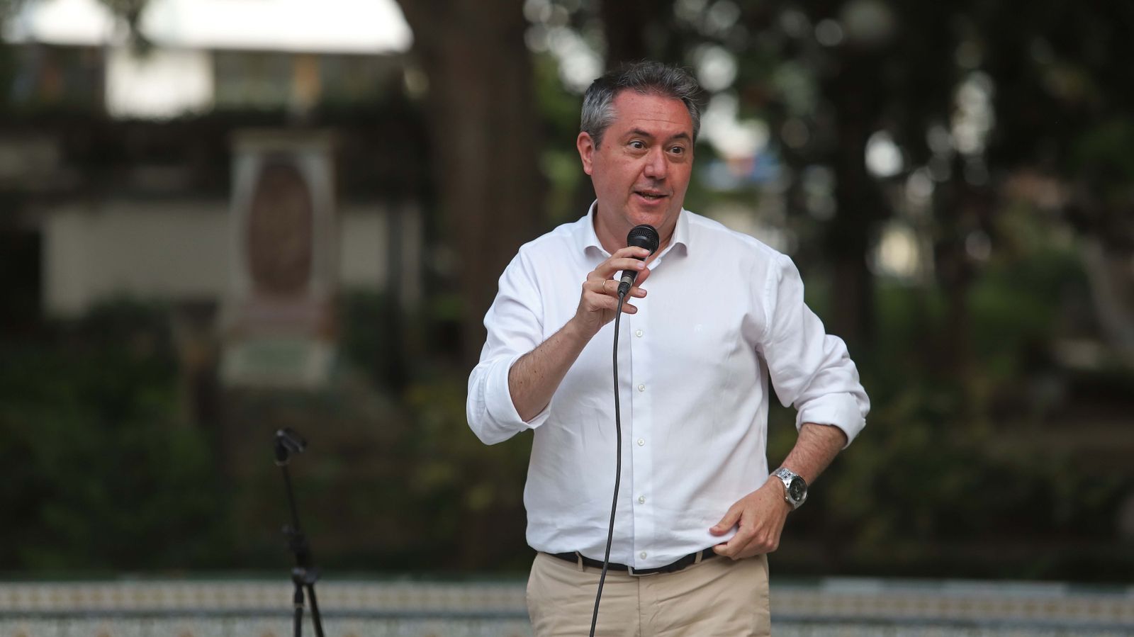 Fotos de Juan Espadas con simpatizantes del Psoe en Algeciras