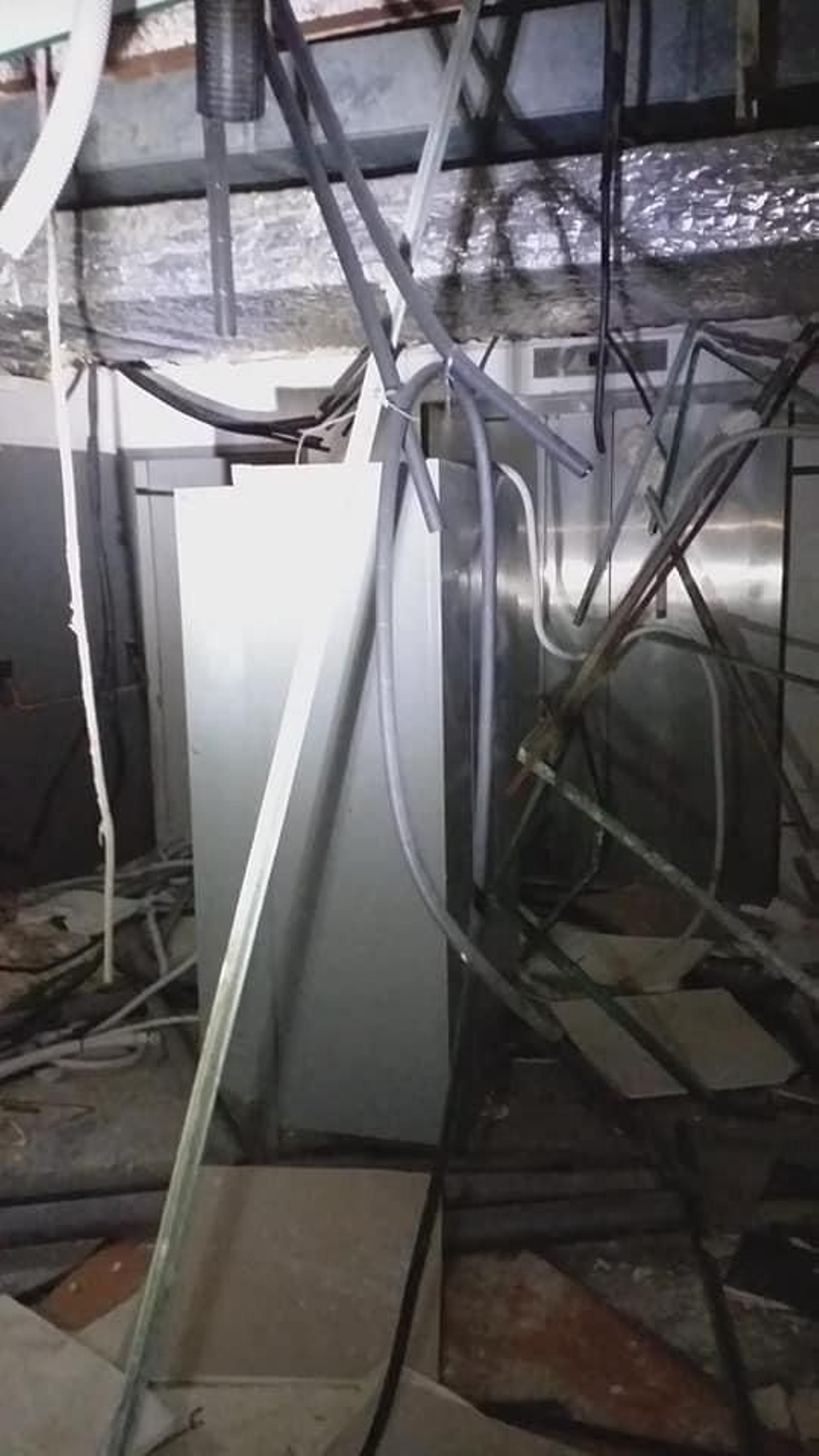 Saqueo del antiguo hospital de La Línea