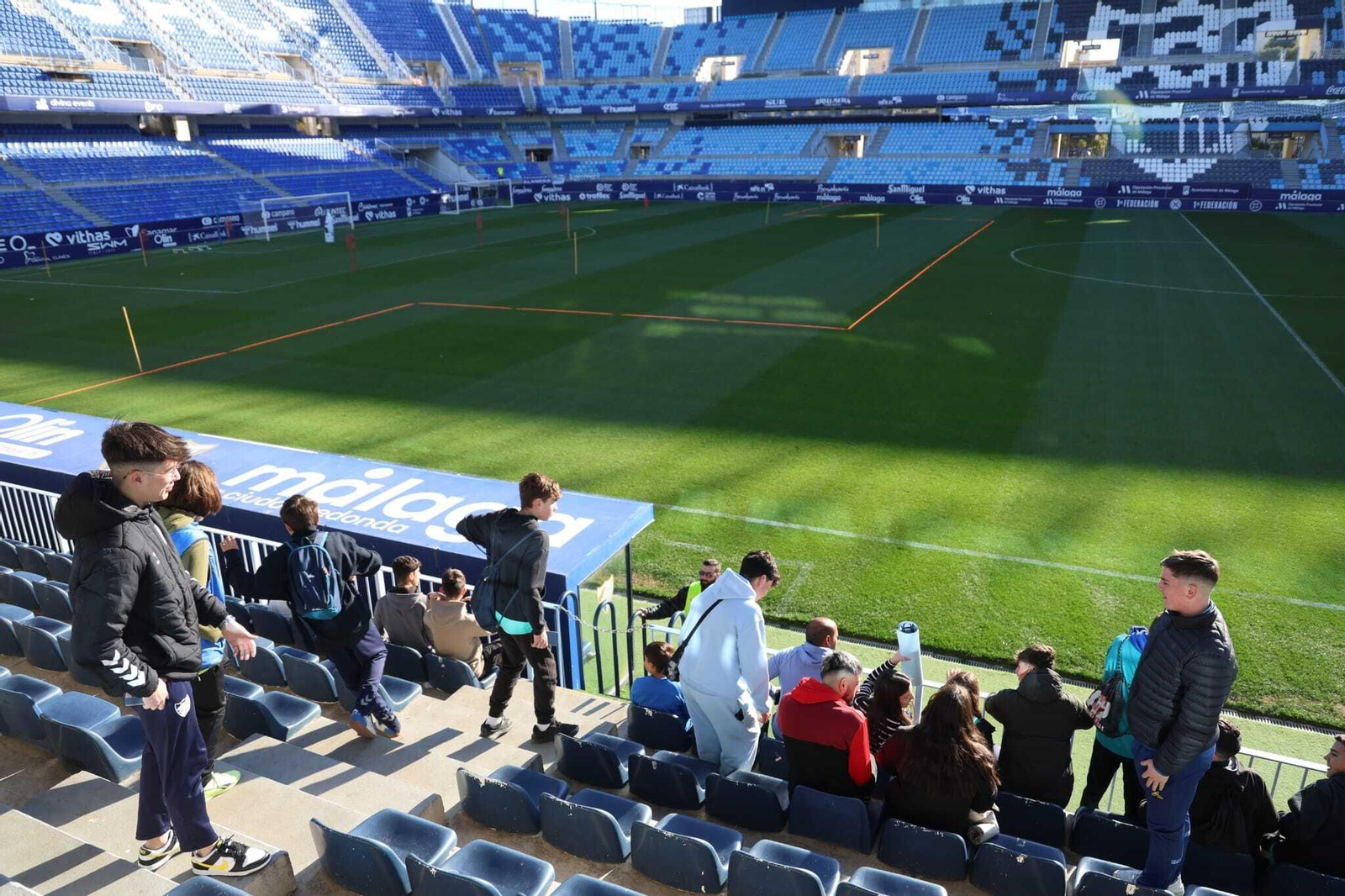 Búscate en las fotos del entrenamiento del Málaga abierto a la afición