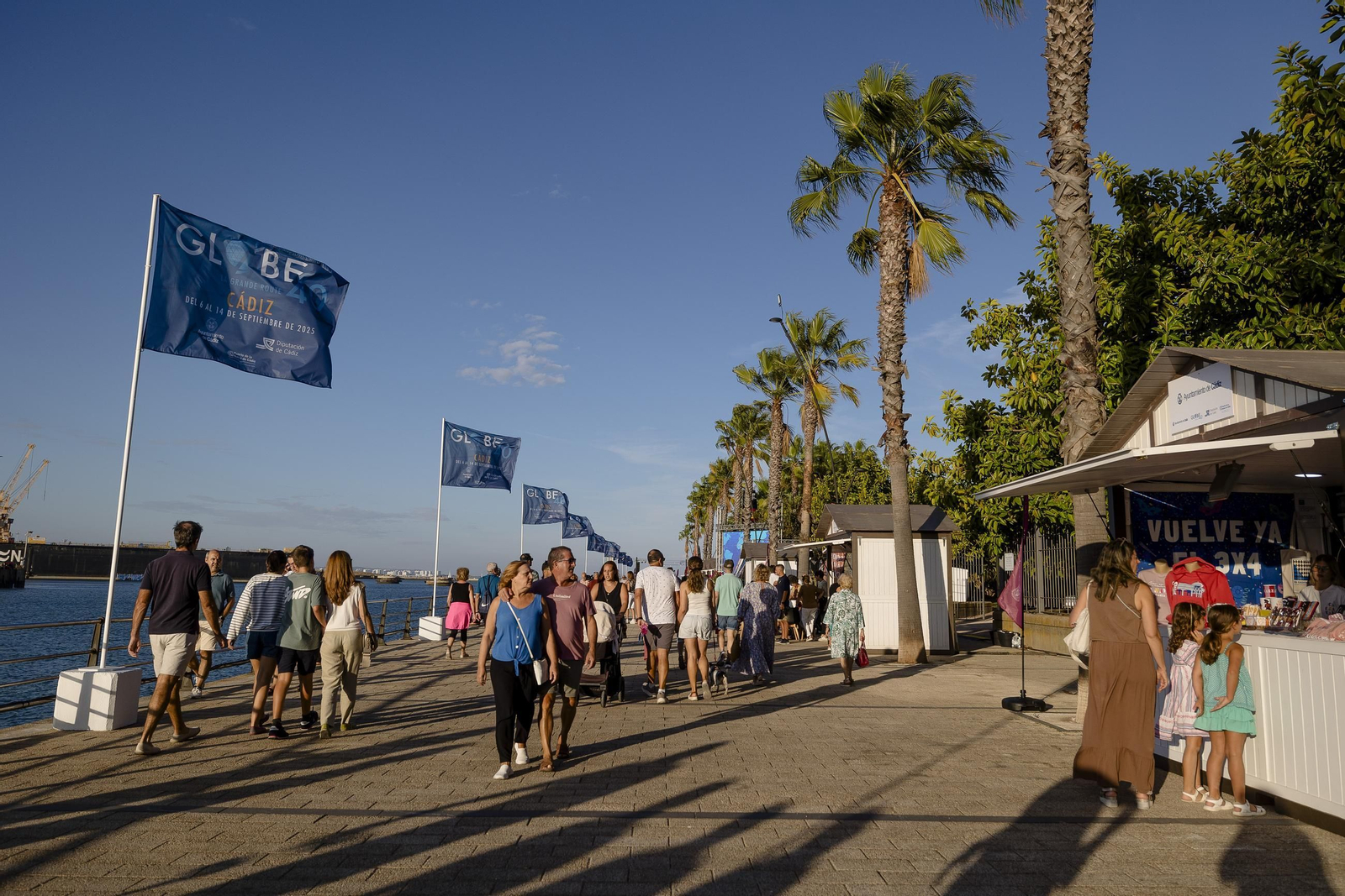 Imágenes de la apertura del Race Village de la Globe 40 en Cádiz