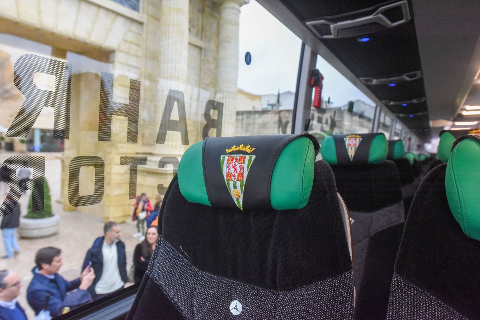 Las mejores fotos de la presentación del nuevo autobús del Córdoba CF