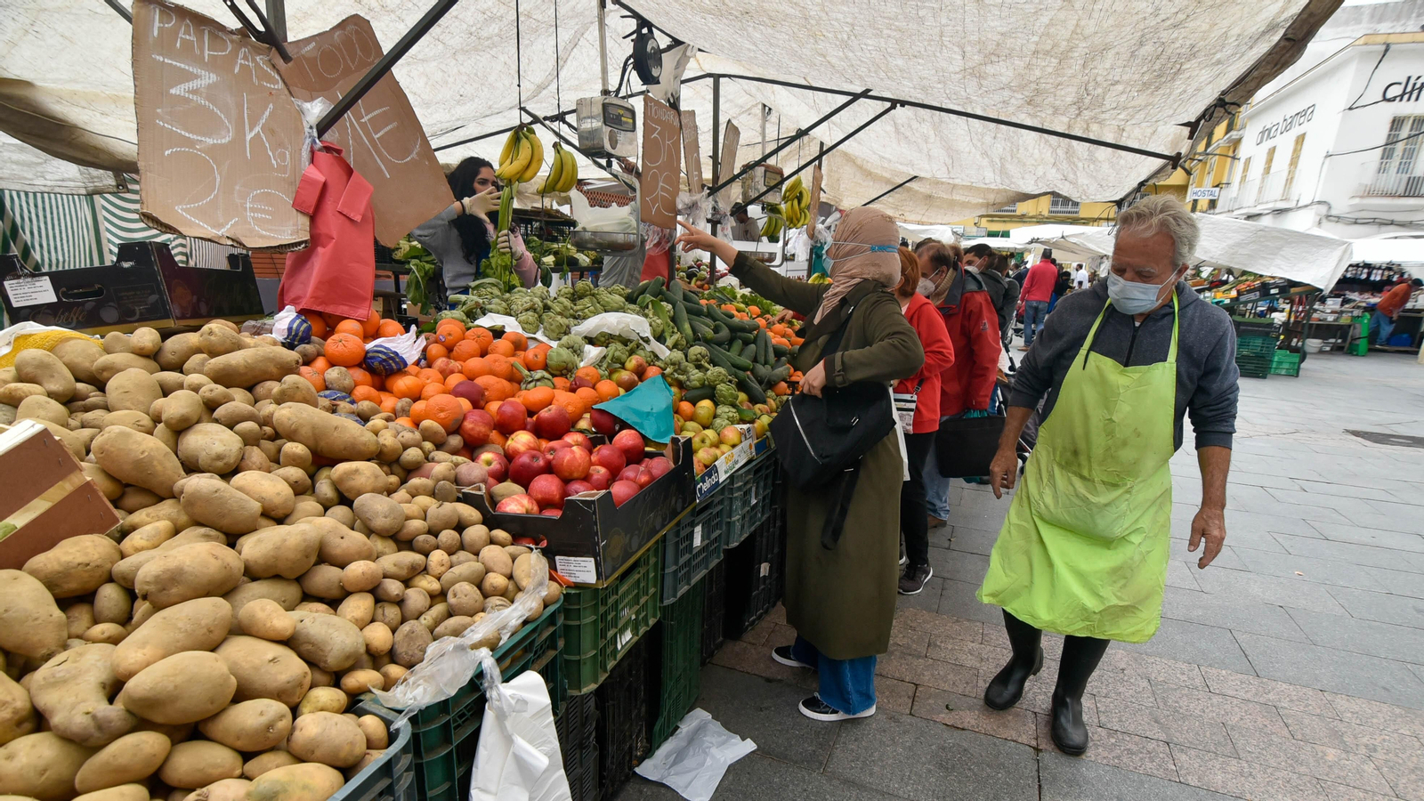 Los mercados de abastos de Algeciras y La Línea tras diez días de paros en el transporte