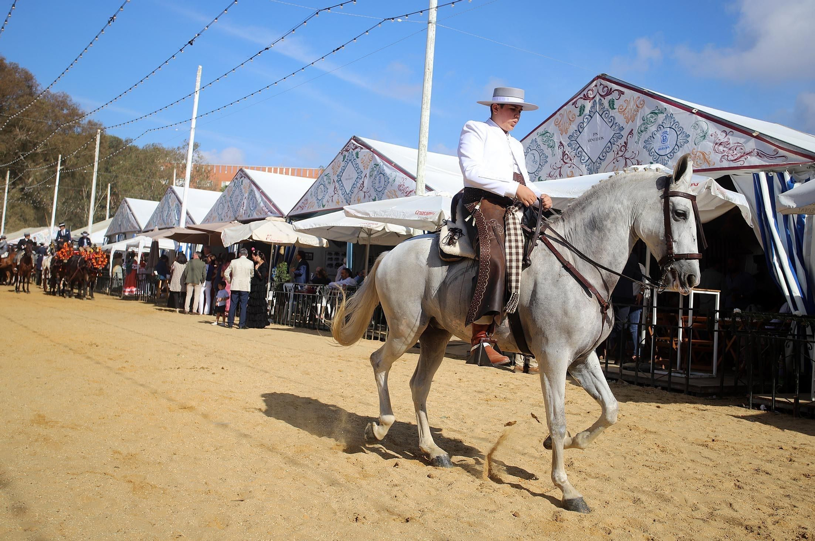 Feria del Caballo 2023: Imágenes del ambiente en la tarde del sábado
