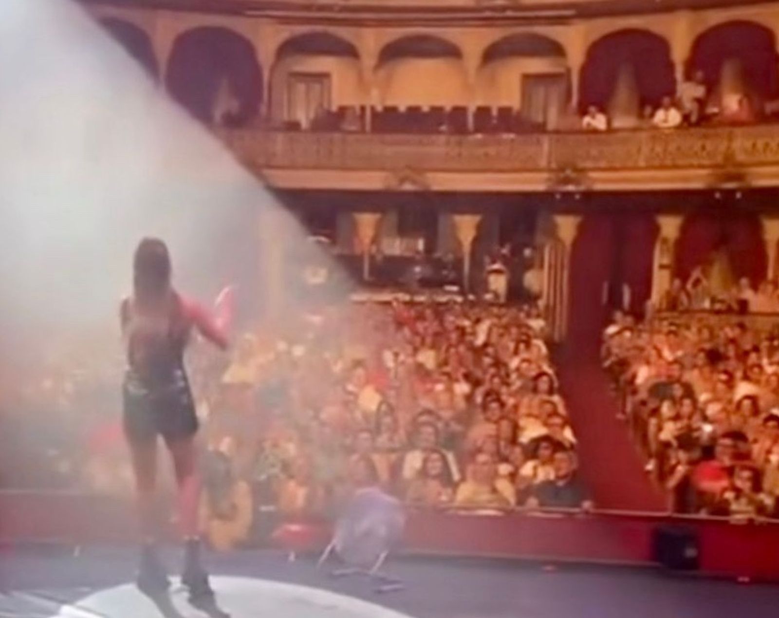 El palco municipal vacío