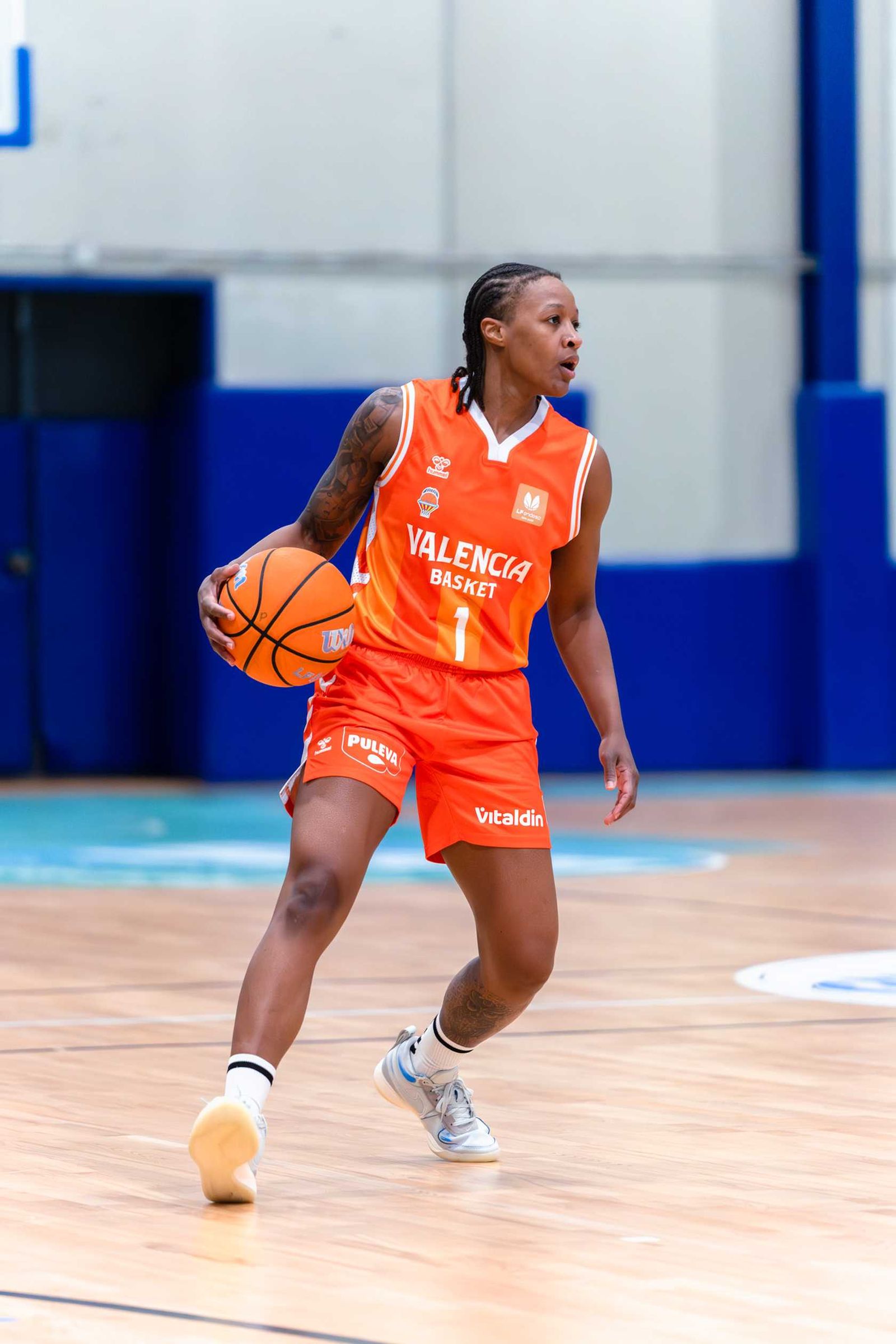 Apoteosis en Estepona; cae el campeón Valencia (67-66)