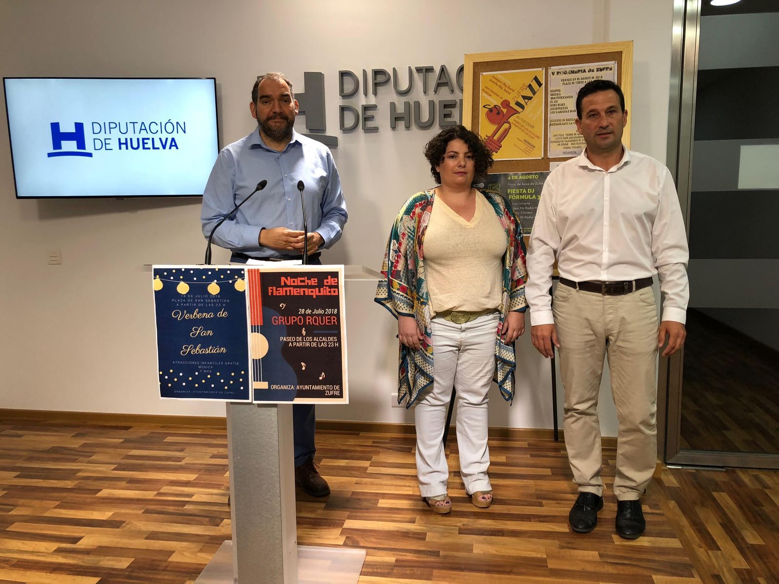 Rosa Villa, Ezequiel Ruiz y Santiago González ayer en la Diputación.