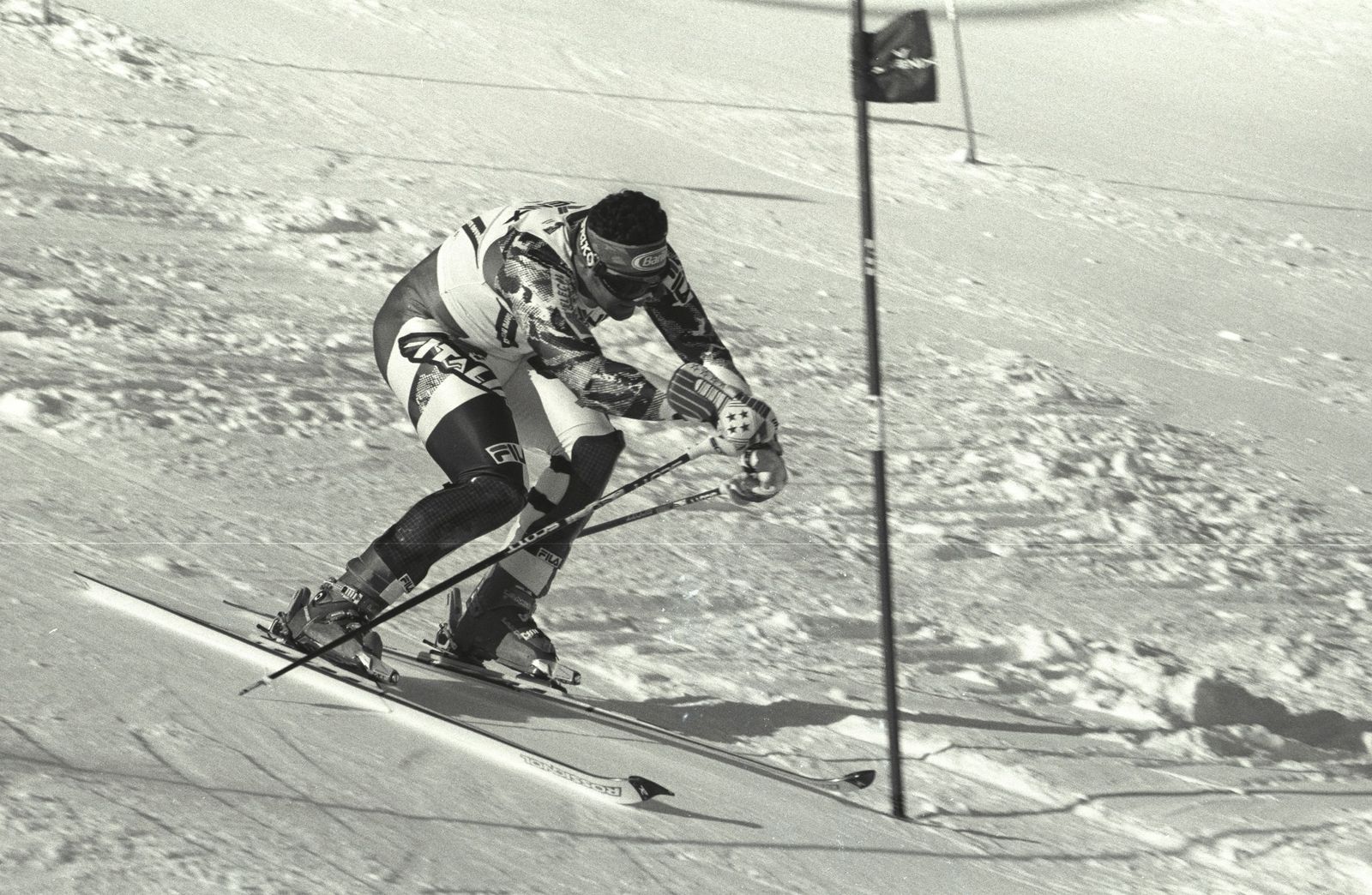 Alberto Tomba durante su descenso.