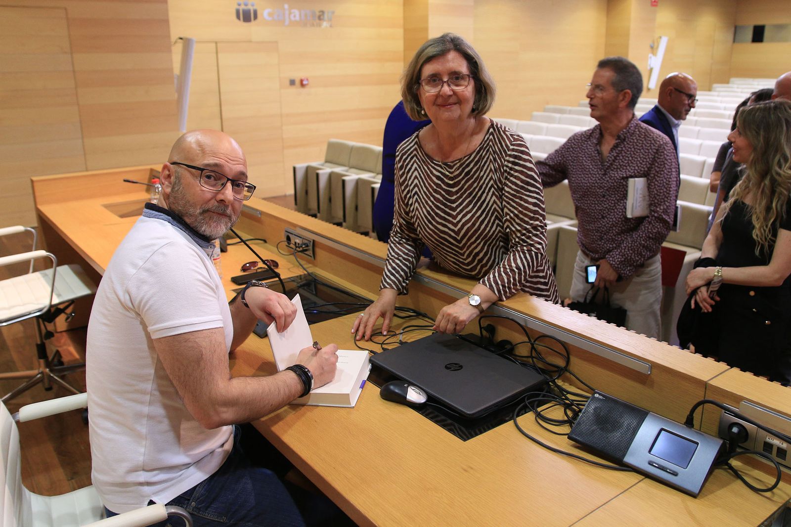 Diario de los Libros, con Fernando J. Múñez y su novela 'Antes se secará al tierra'