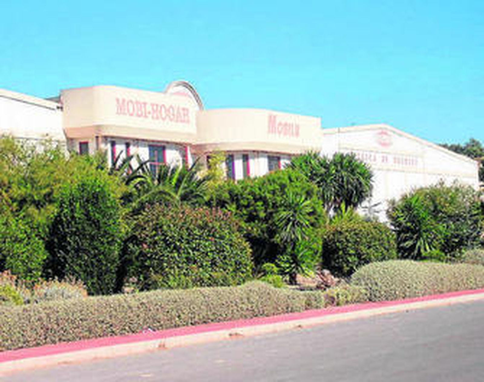 Nave de la empresa Pineda Ruiz donde se produjo el accidente.