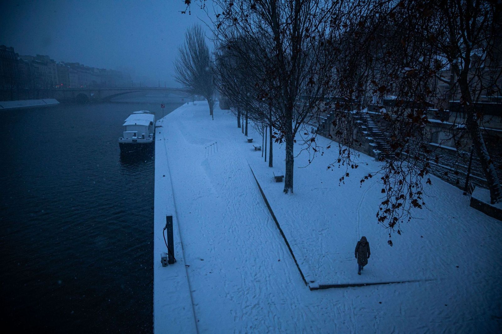 Las fotos del temporal de nieve en París