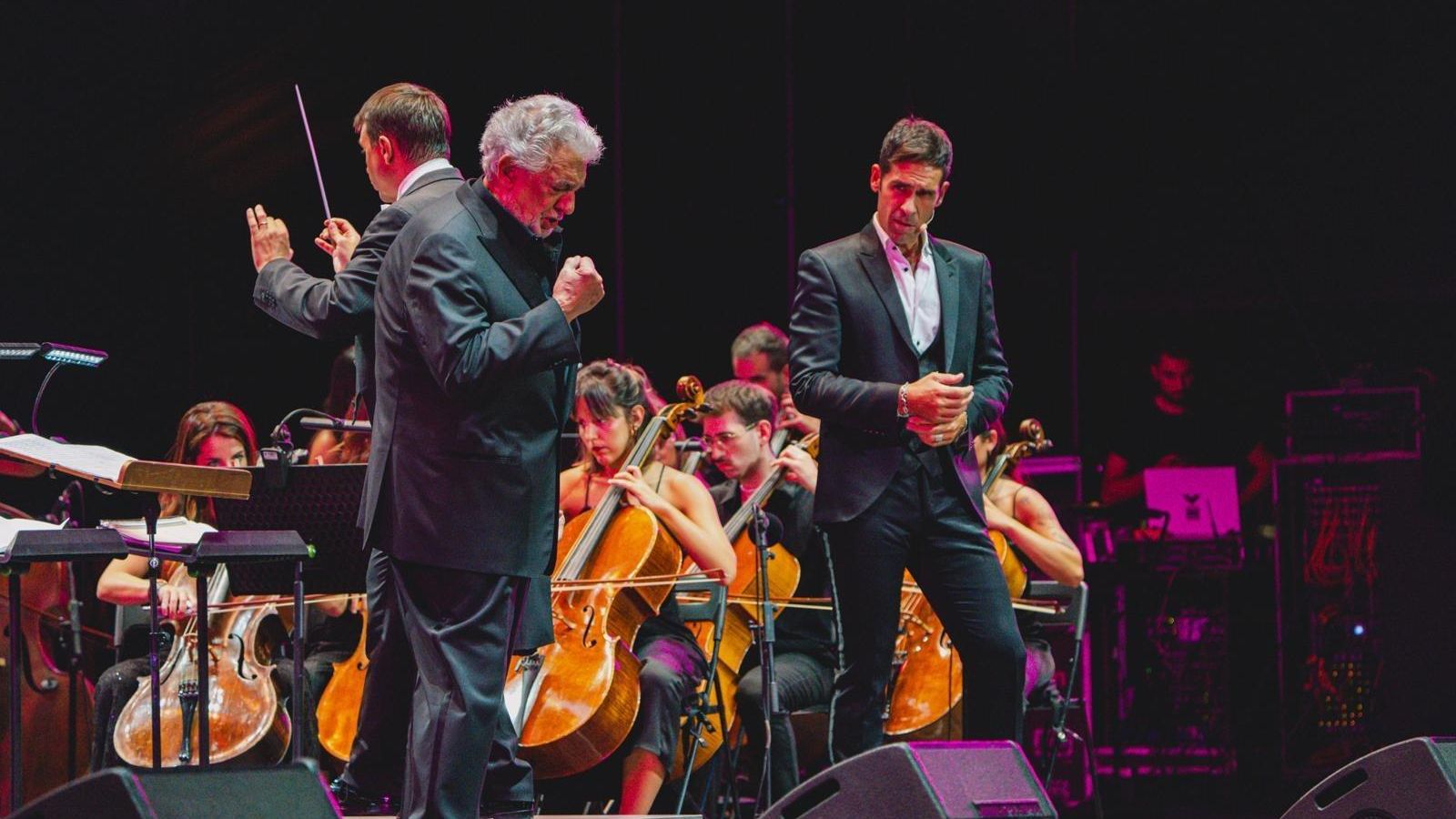 Plácido Domingo e Ismael Jordi, durante su actuación conjunta en Starlite Occident de Marbella