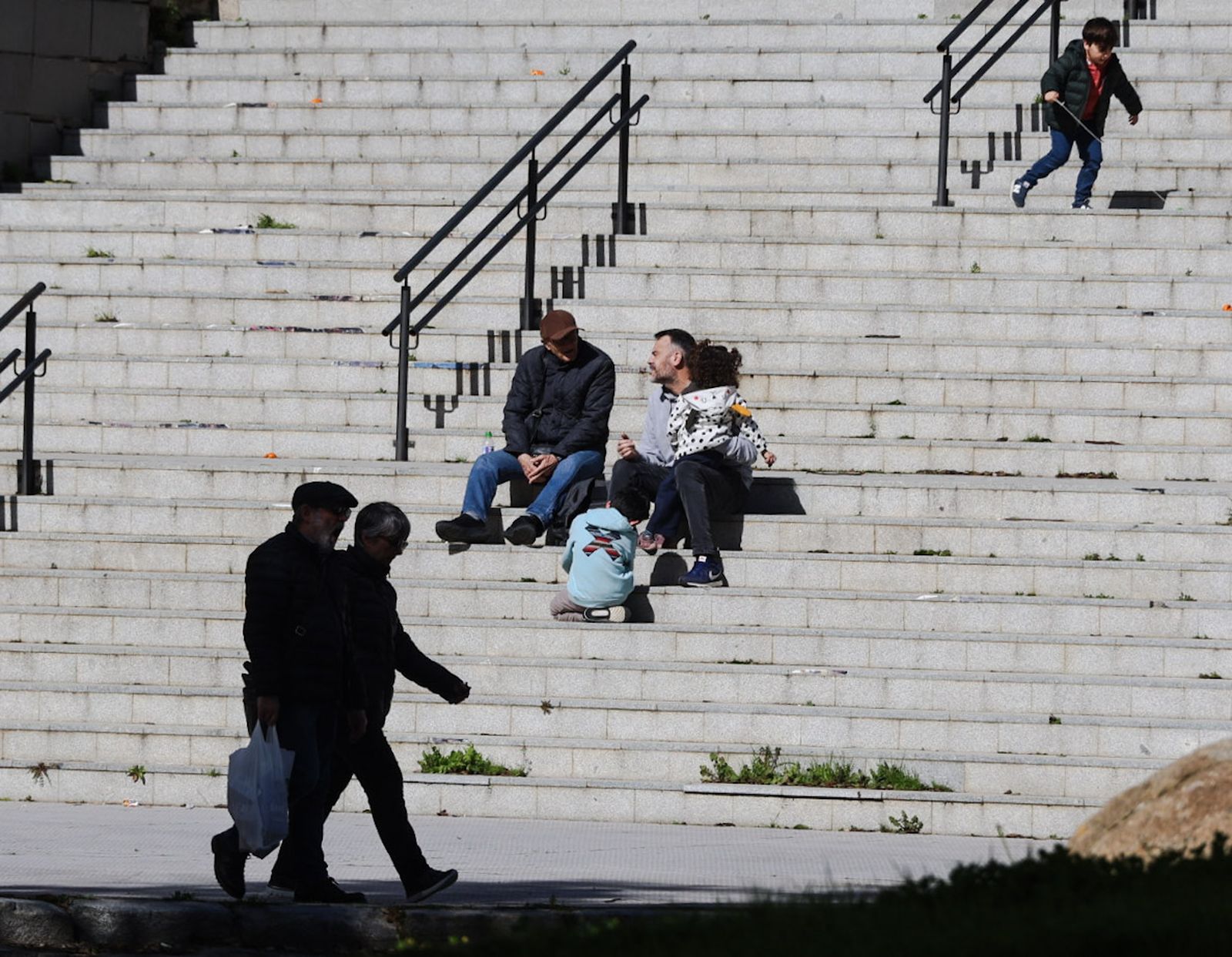 Fotografías de ambiente de la fría mañana en la ciudad