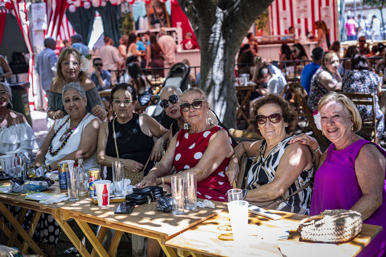 Búscate en las imágenes del Día de la Mujer de la Feria del Carmen y de la Sal de San Fernando
