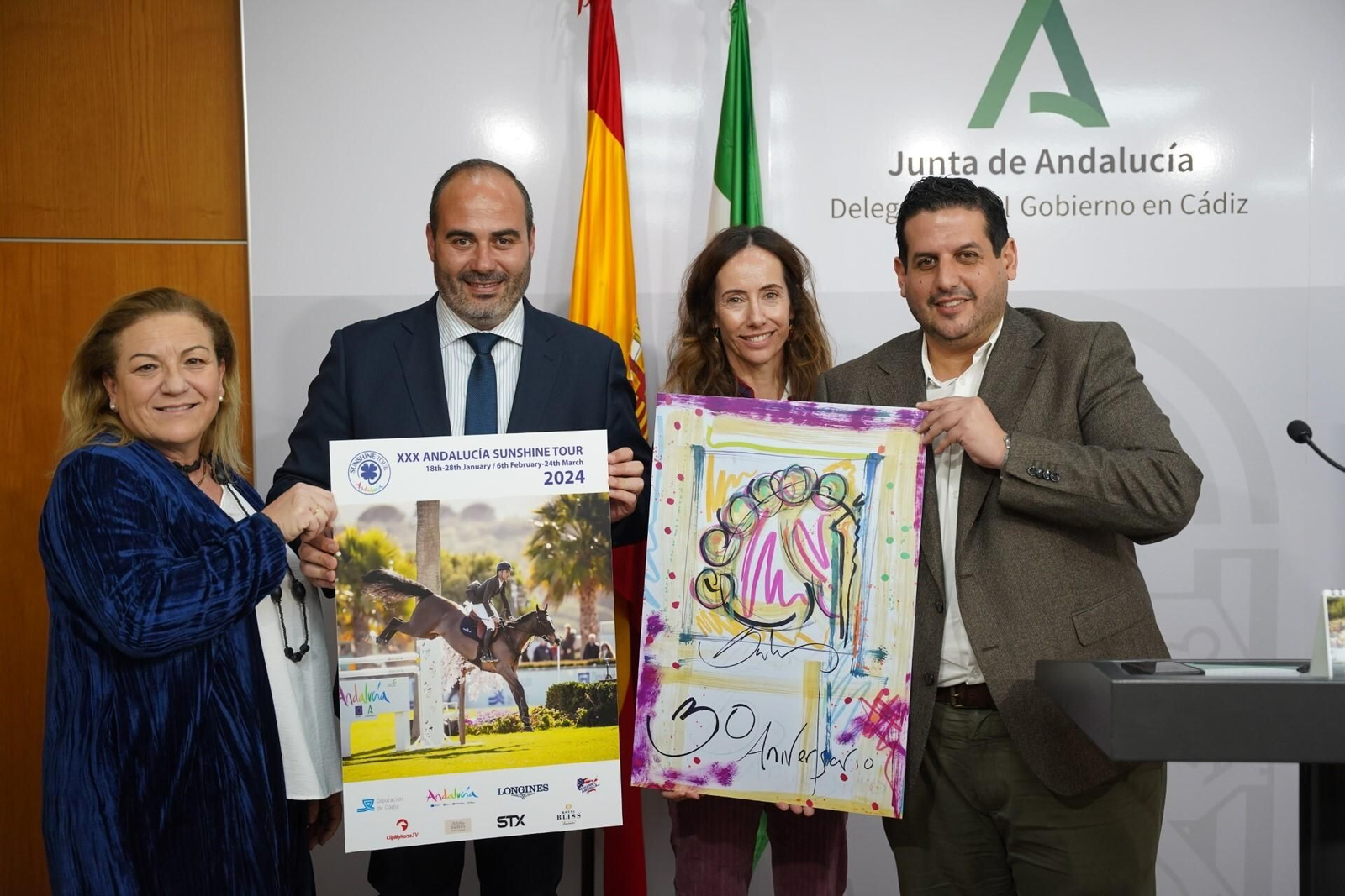 Posado de las autoridades en la puesta de largo de la edición de este año.