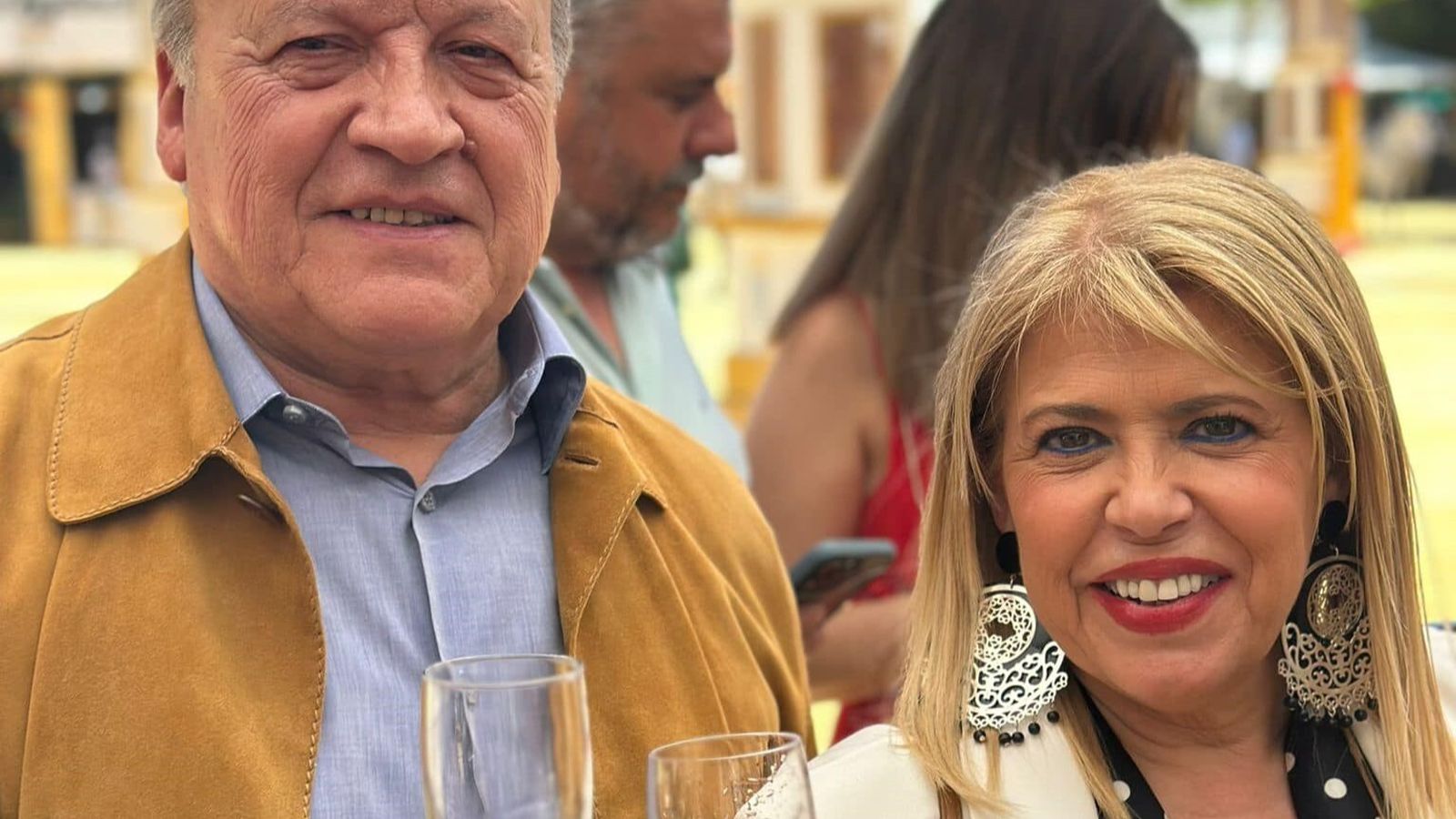 Pacheco y Sánchez, brindando en el Hontoria.