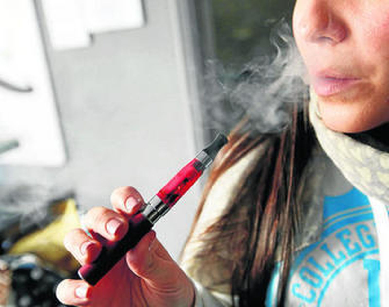 Varios trabajos científicos españoles han comparado el impacto de cigarrillos electrónicos y de tabaco.