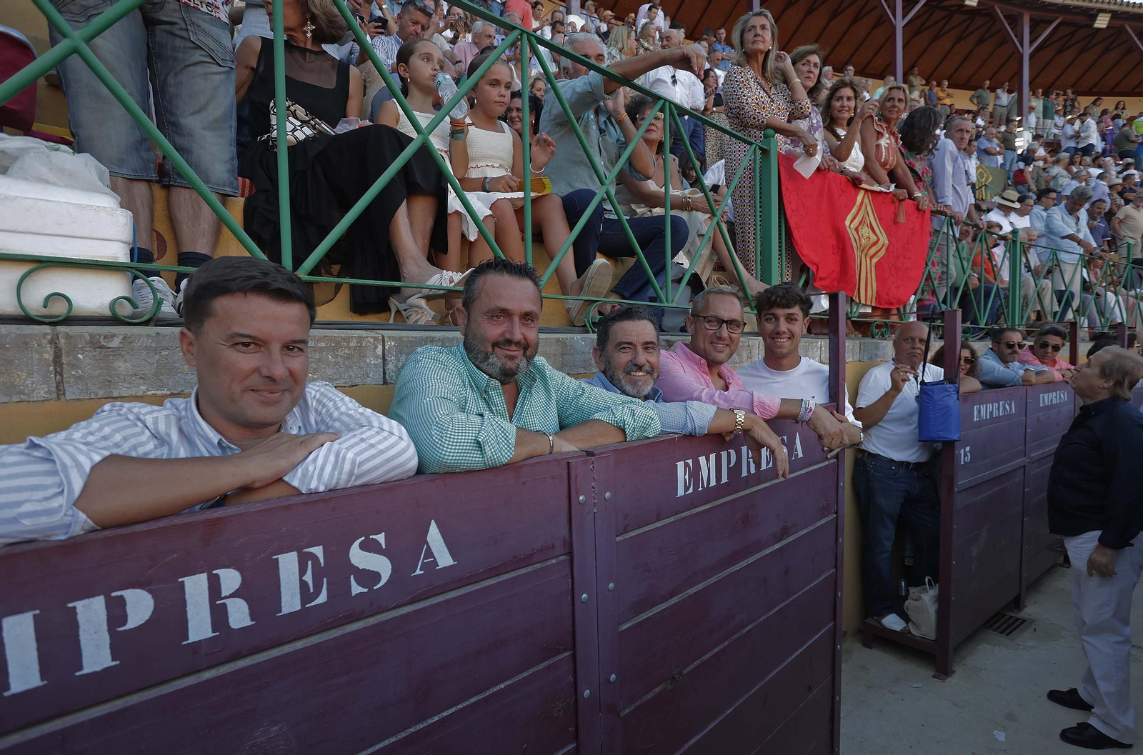 Búscate en la Plaza de Toros 'El Arenal' durante la novilla mixta con picadores del sábado de la Feria de La Línea