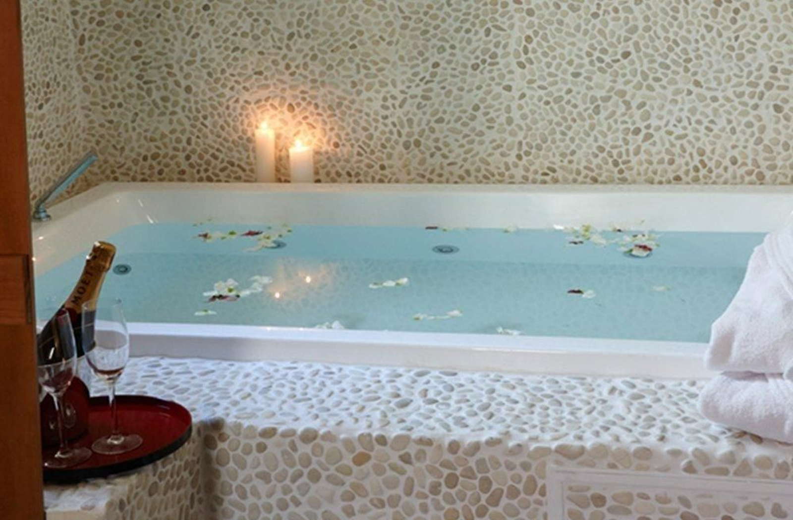 HOTEL GALERÍA ESSENTIA (ARACENA)