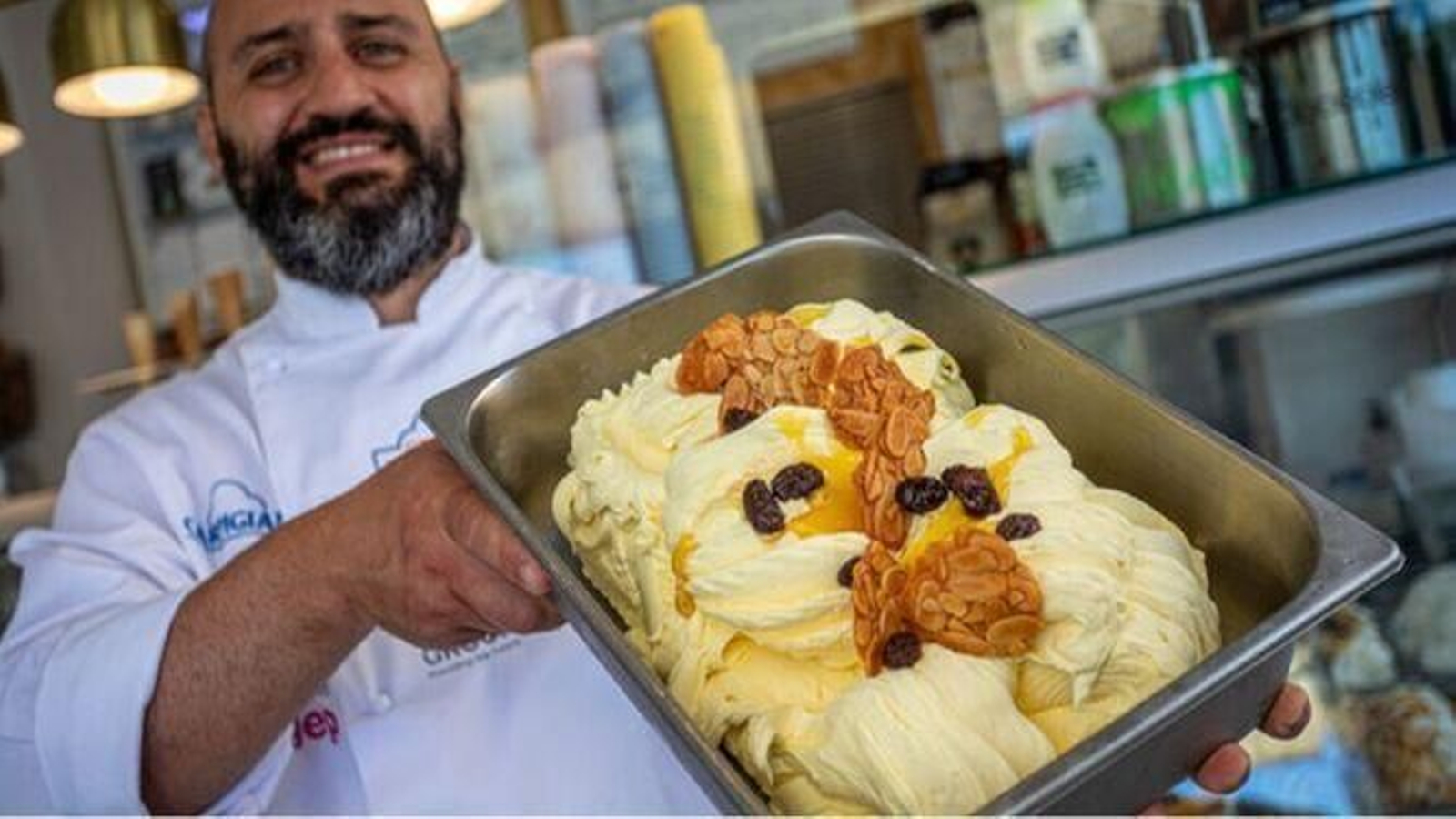 Carlo Guerriero posa con el helado subcampeón.
