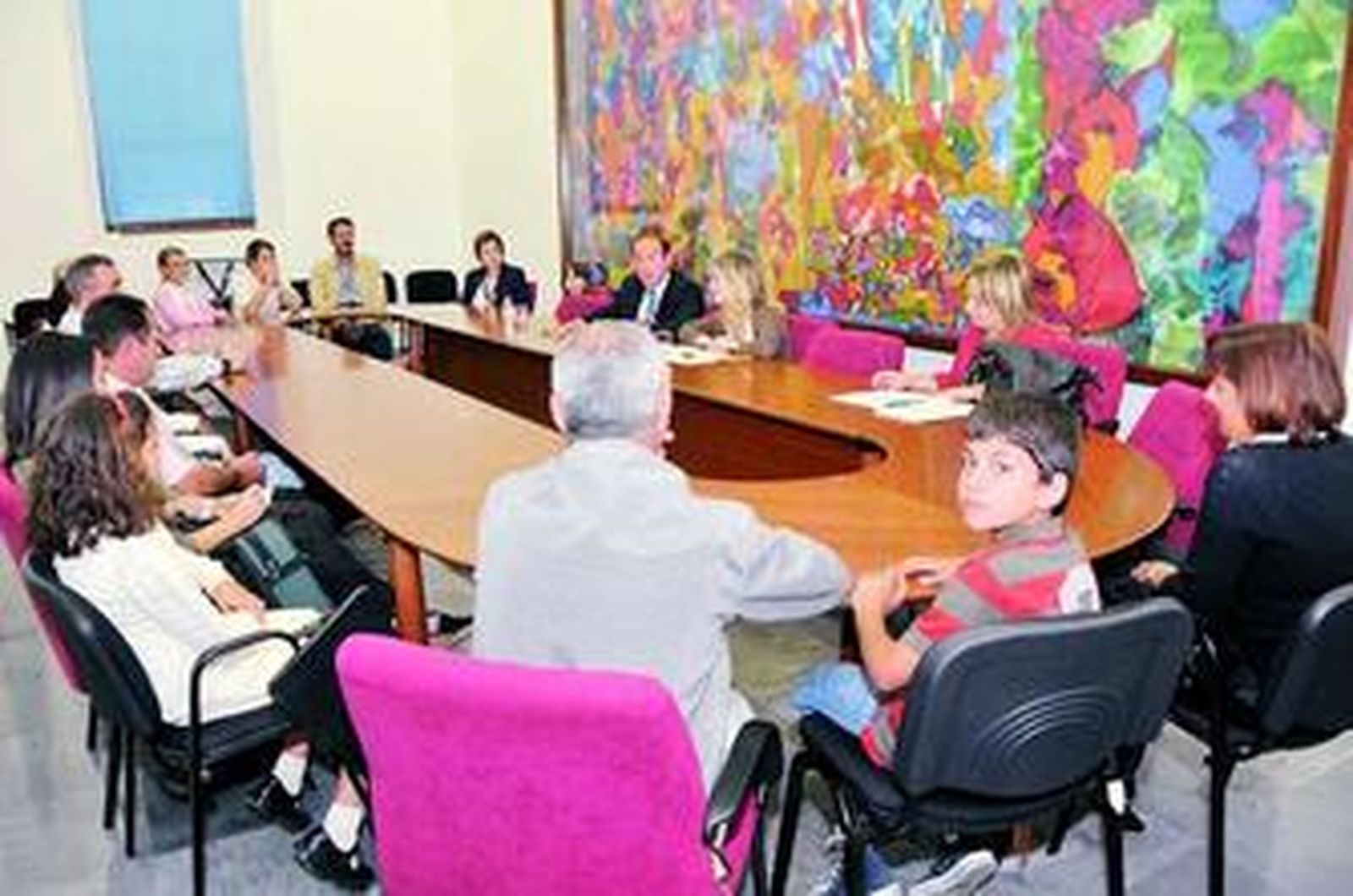 Los escolares que viajarán a Costa Rica, recibidos por el Ayuntamiento.